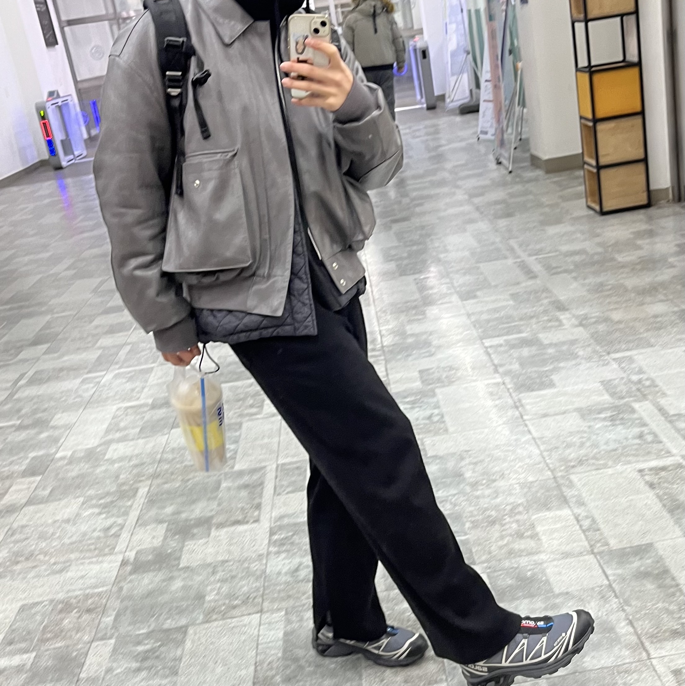 Salomon XT-6 Gore-Tex Black Ebony 착용 스타일 - 2