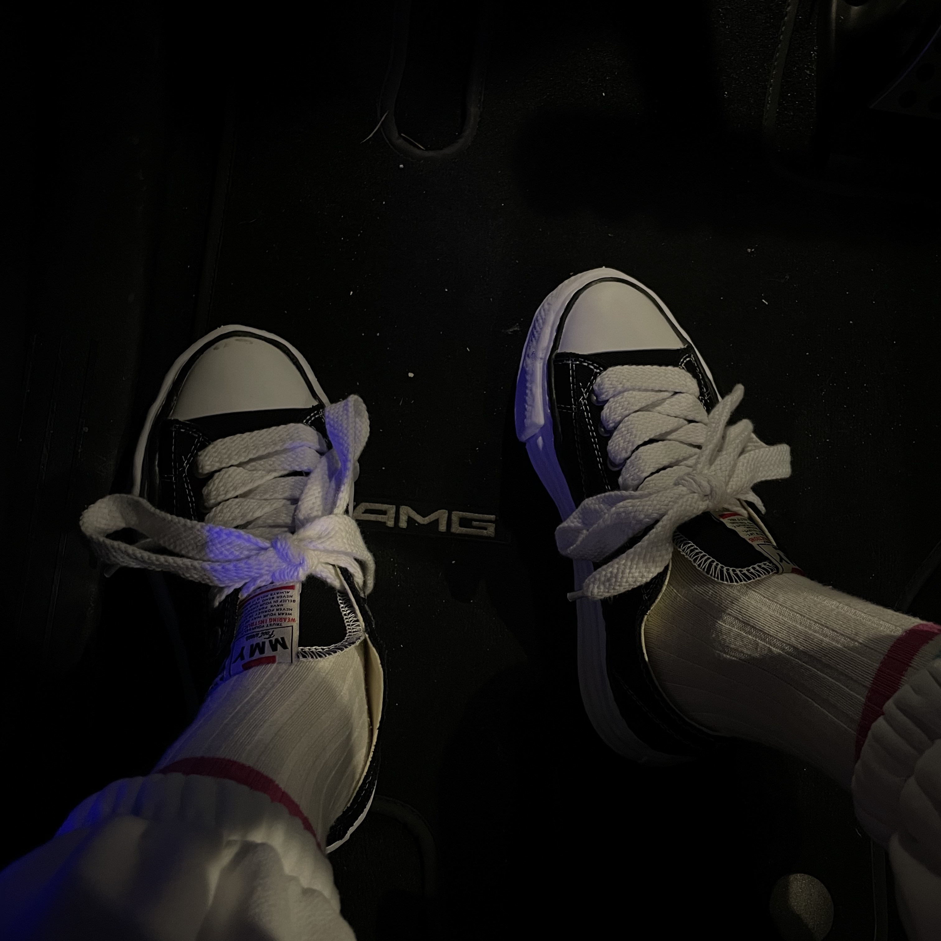 Maison Mihara Yasuhiro Peterson OG Sole Canvas Low Sneakers Black 착용 스타일