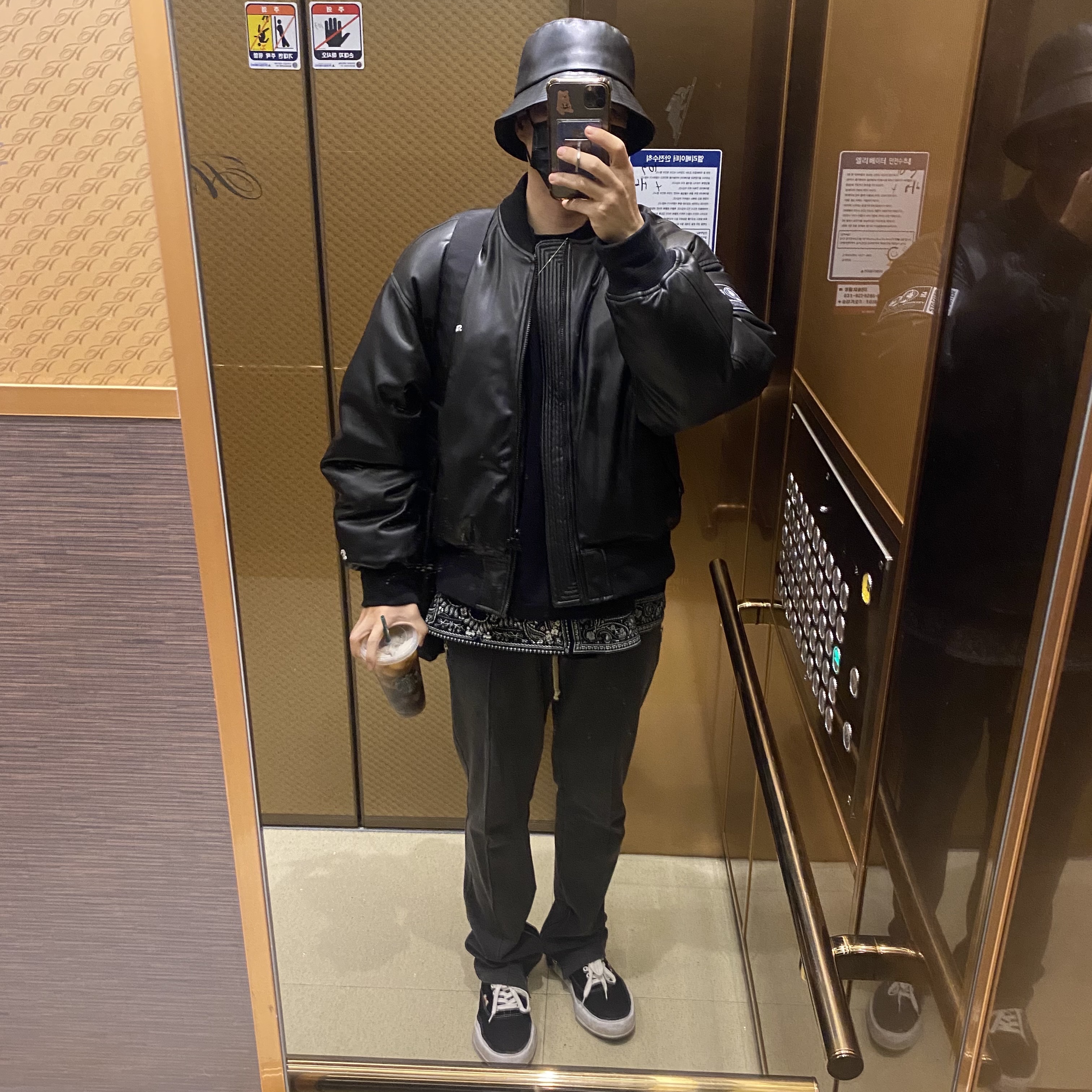 Maison Mihara Yasuhiro Baker OG Sole Canvas Low Cut Sneakers Black 착용 스타일