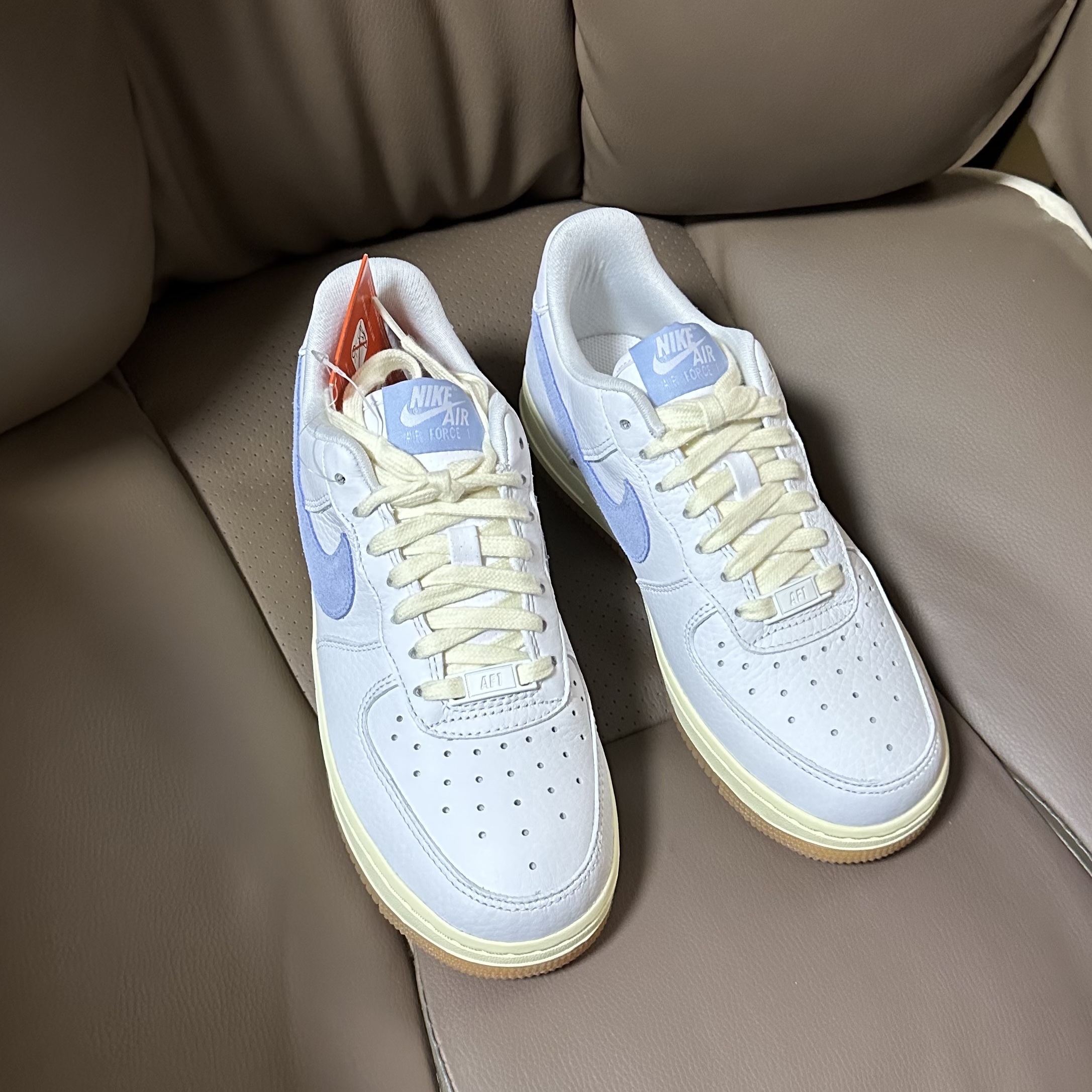 (W) Nike Air Force 1 '07 White Alabaster 착용 스타일 - 2