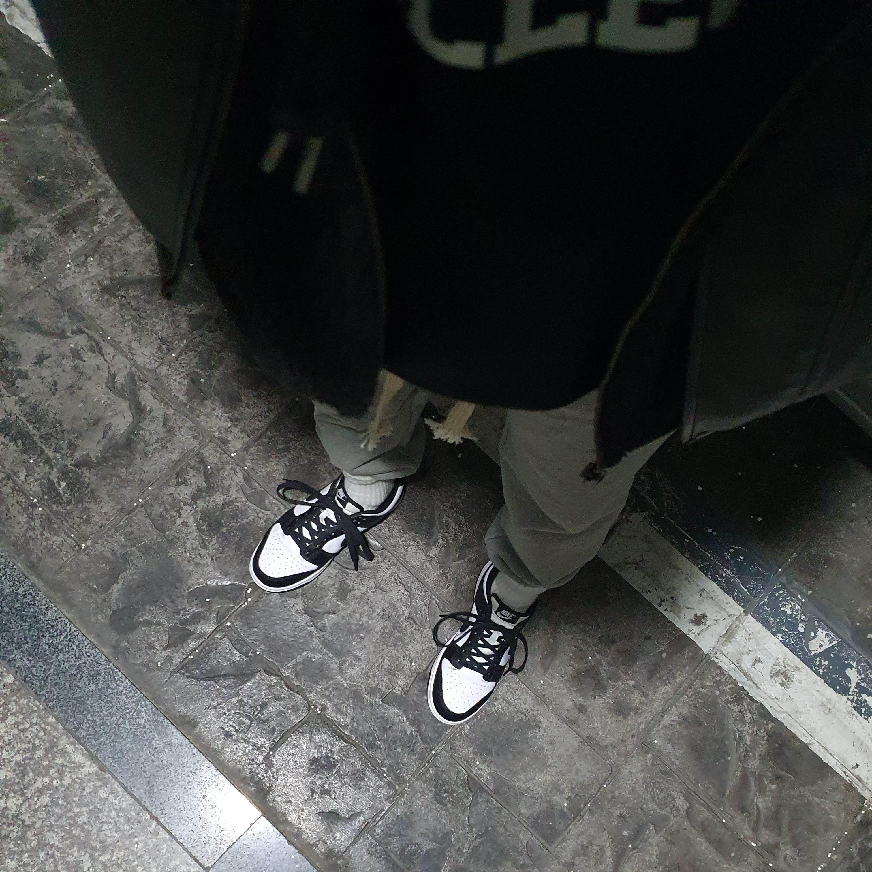 Nike Dunk Low Retro Black 착용 스타일