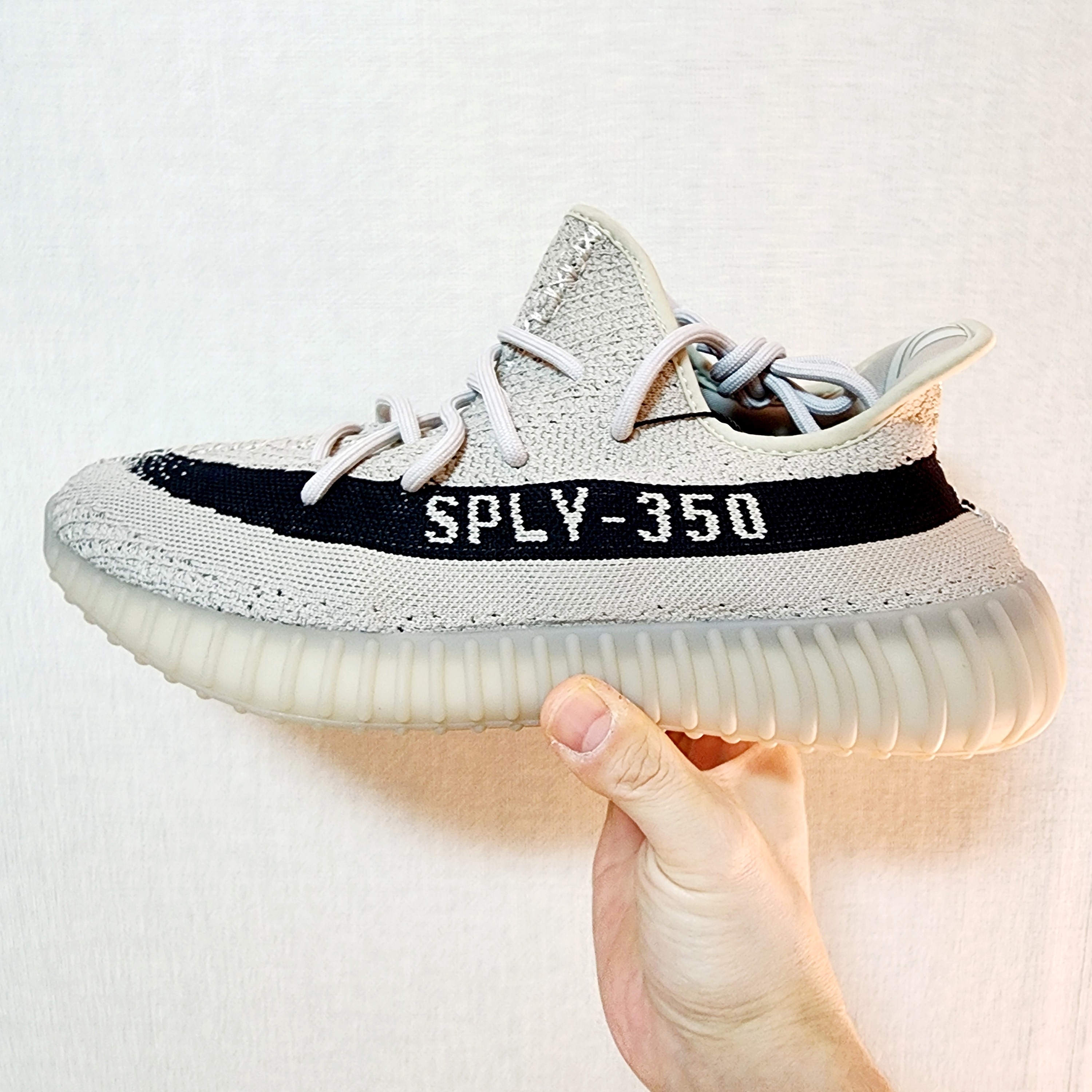 Adidas Yeezy Boost 350 V2 Slate Core Black 2022/2023 착용 스타일 - 1