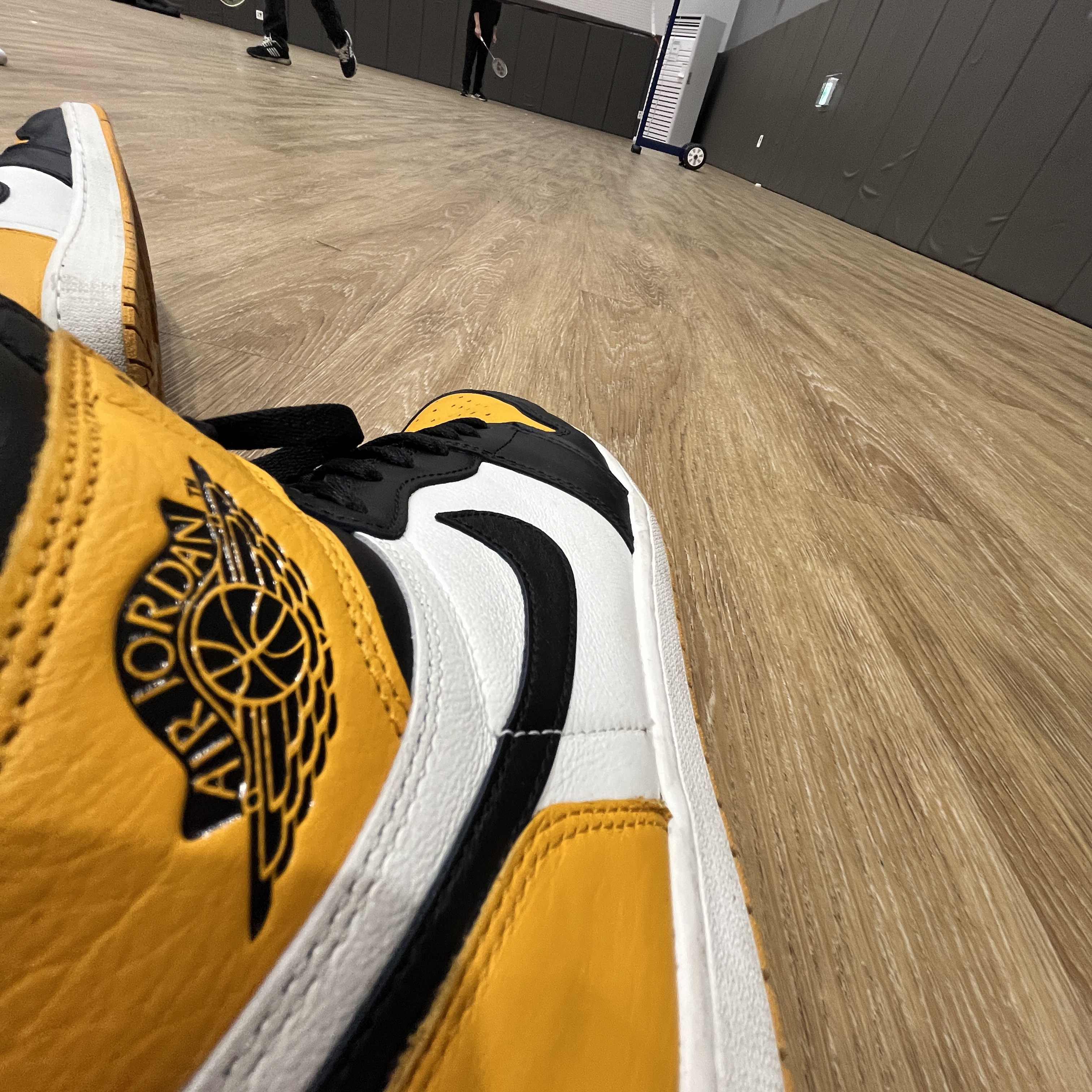 Jordan 1 Retro High OG Taxi 착용 스타일 - 1