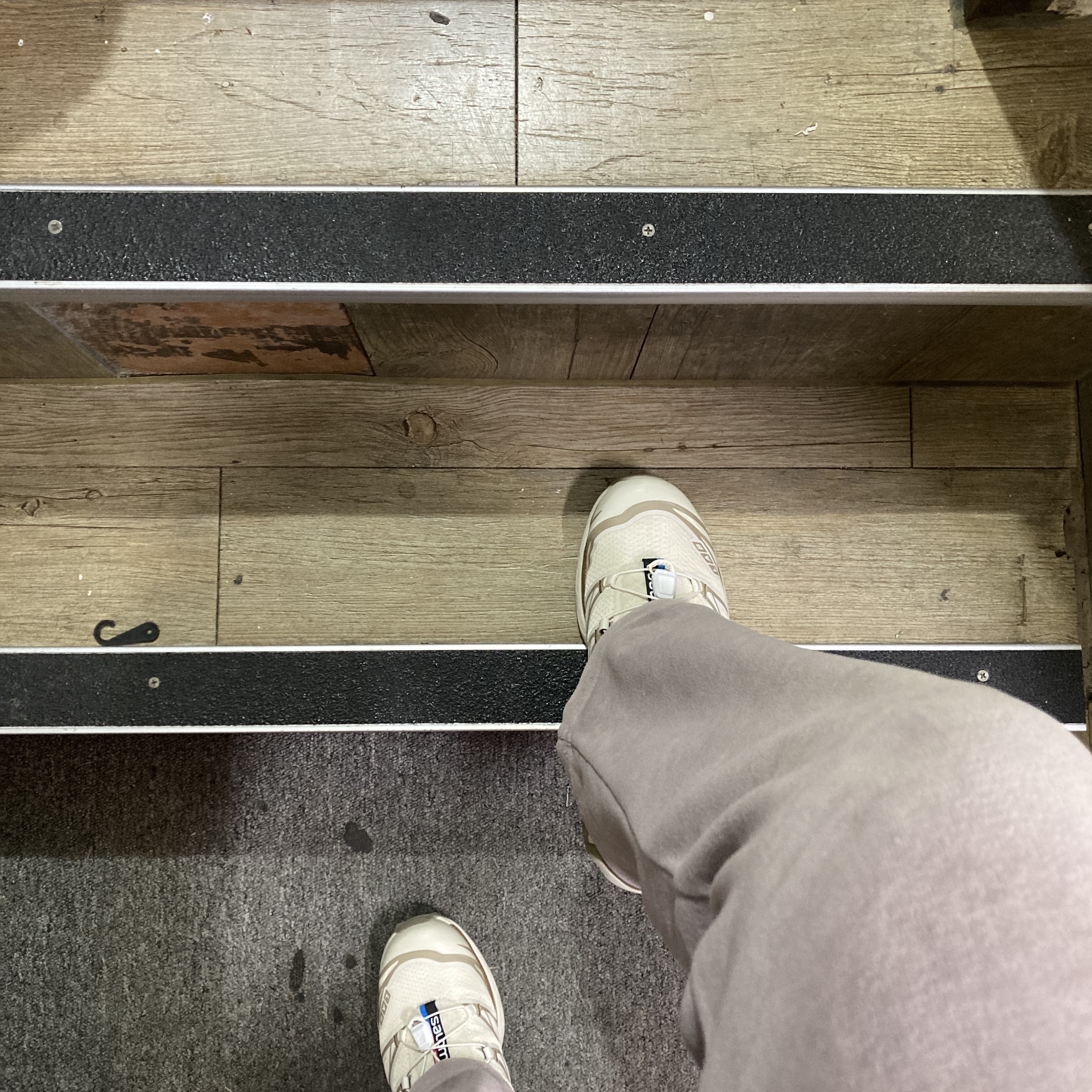 Salomon XT-6 Turtledove 착용 스타일