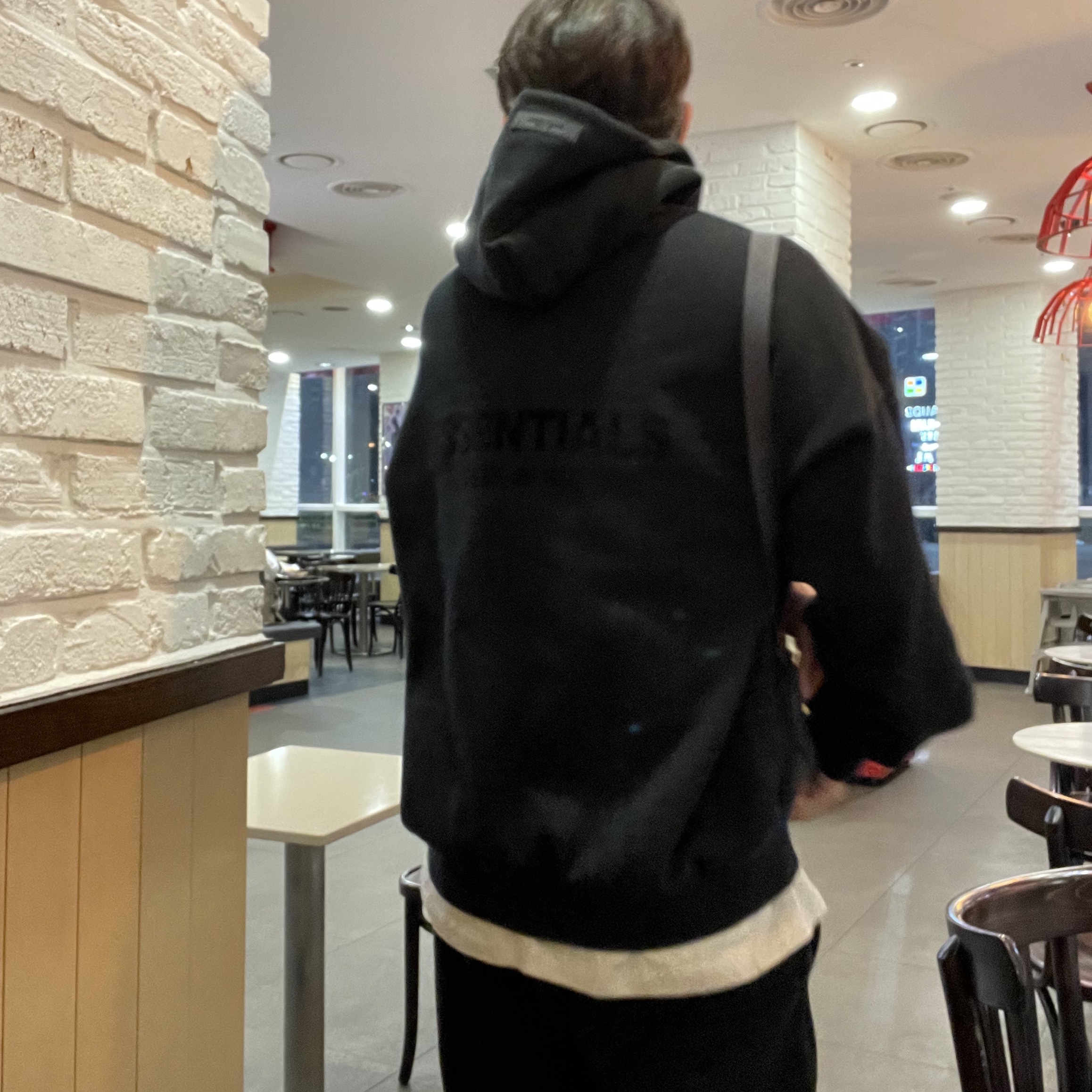Essentials The Core Collection Hoodie Stretch Limo, Essentials The Core Collection T-Shirt Light Oatmeal 착용 스타일 - 2