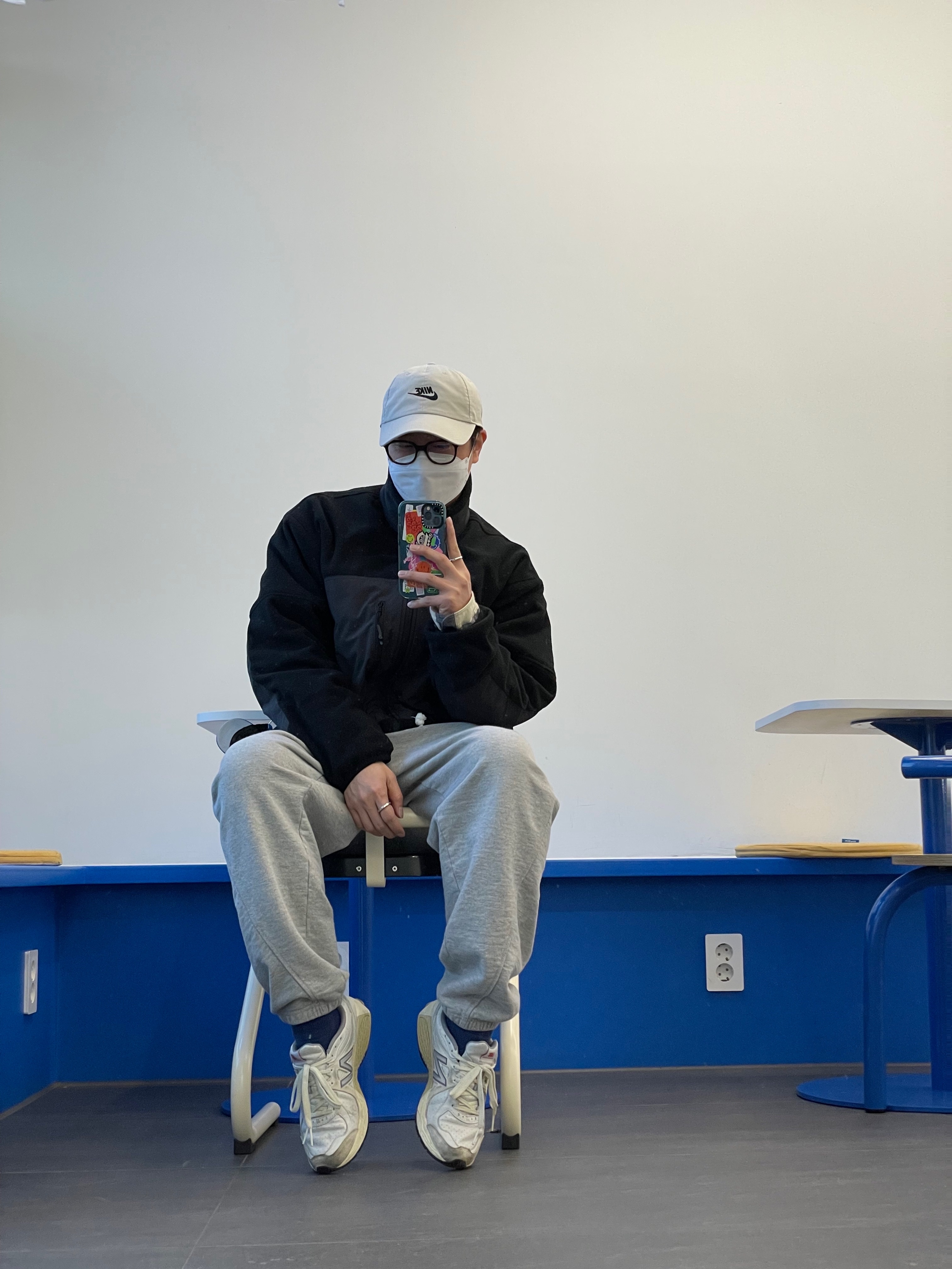 New Balance x Thisisneverthat 860v2 White 착용 스타일