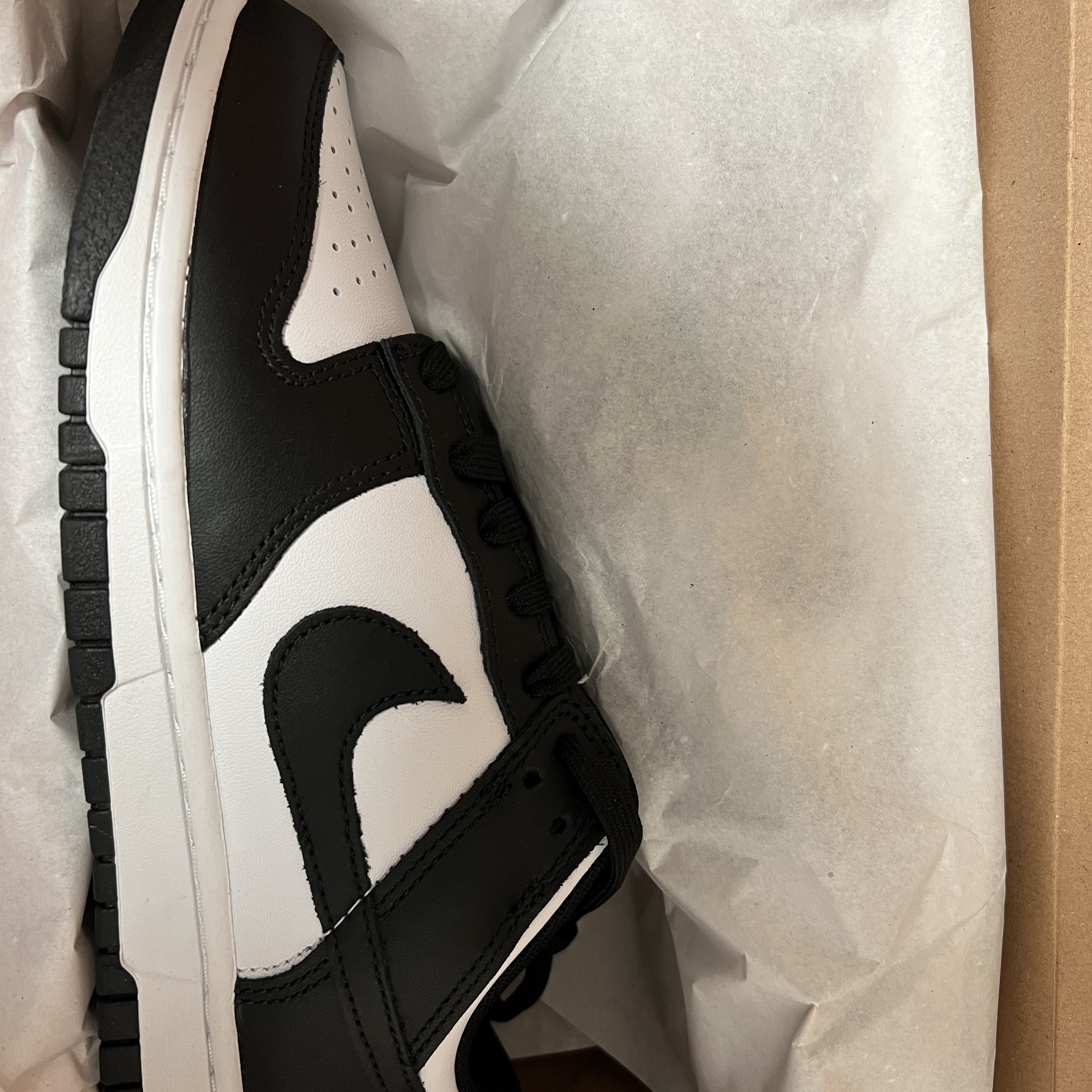 Nike Dunk Low Retro Black 착용 스타일