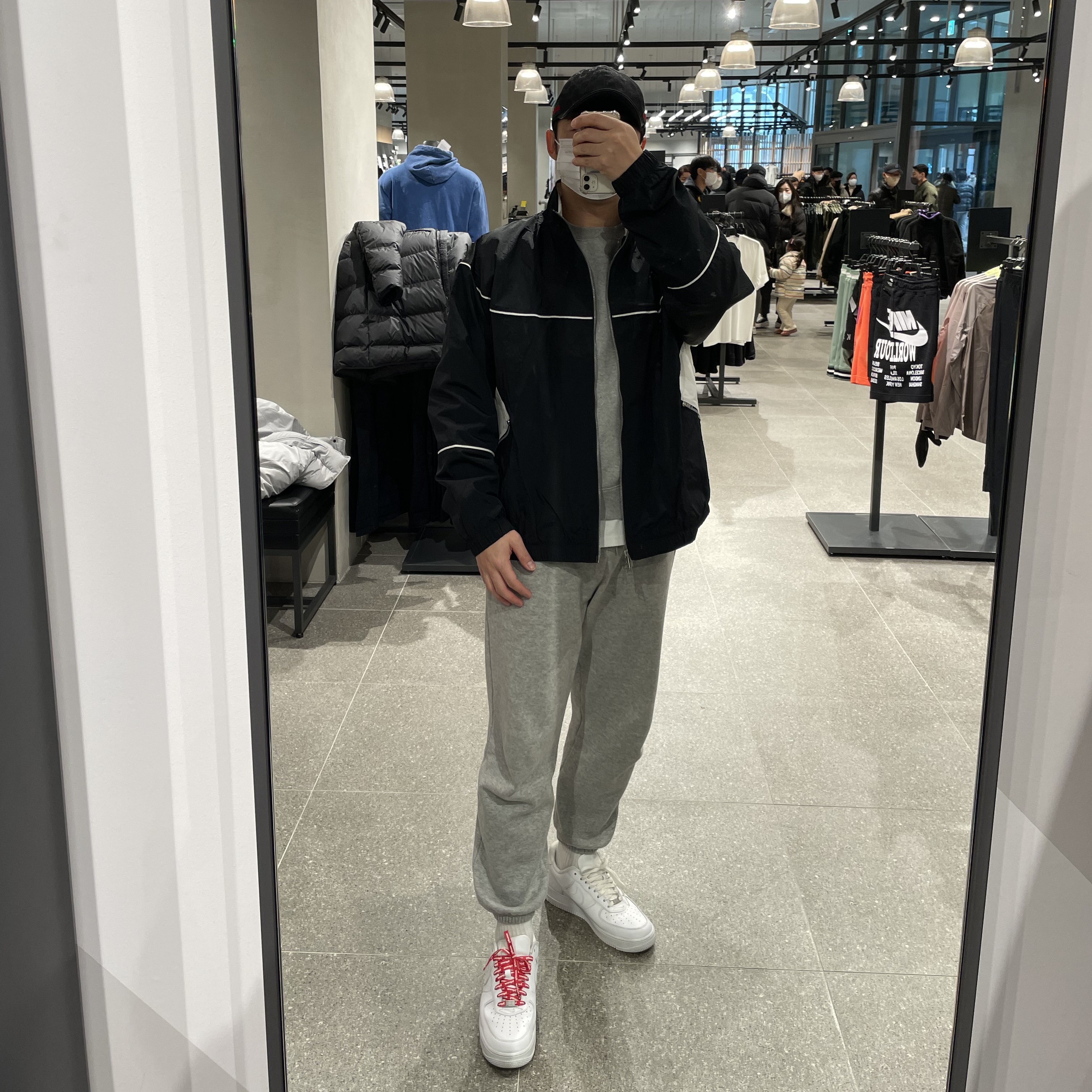 Nike x Supreme Air Force 1 Low White 착용 스타일