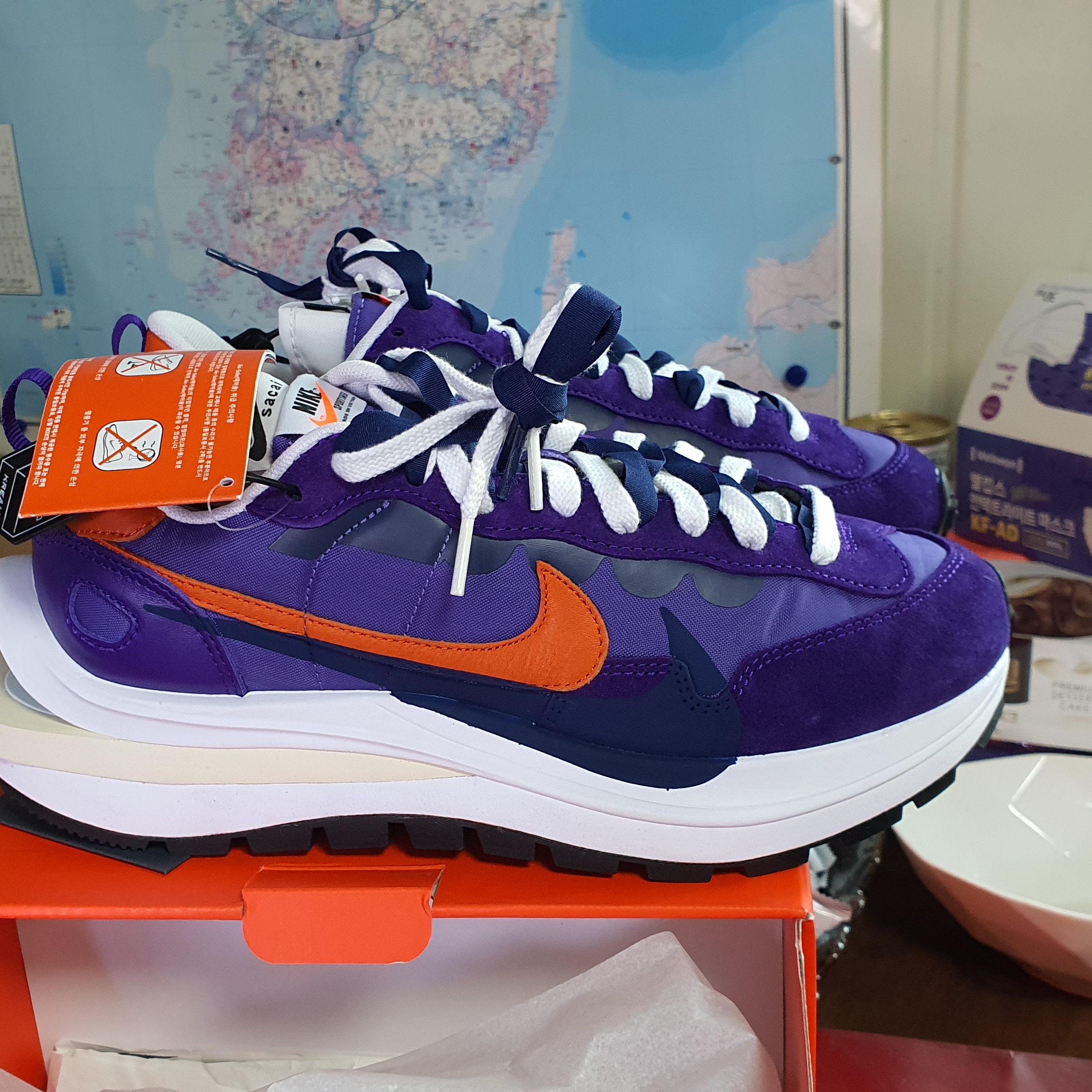 Nike x Sacai VaporWaffle Dark Iris 착용 스타일
