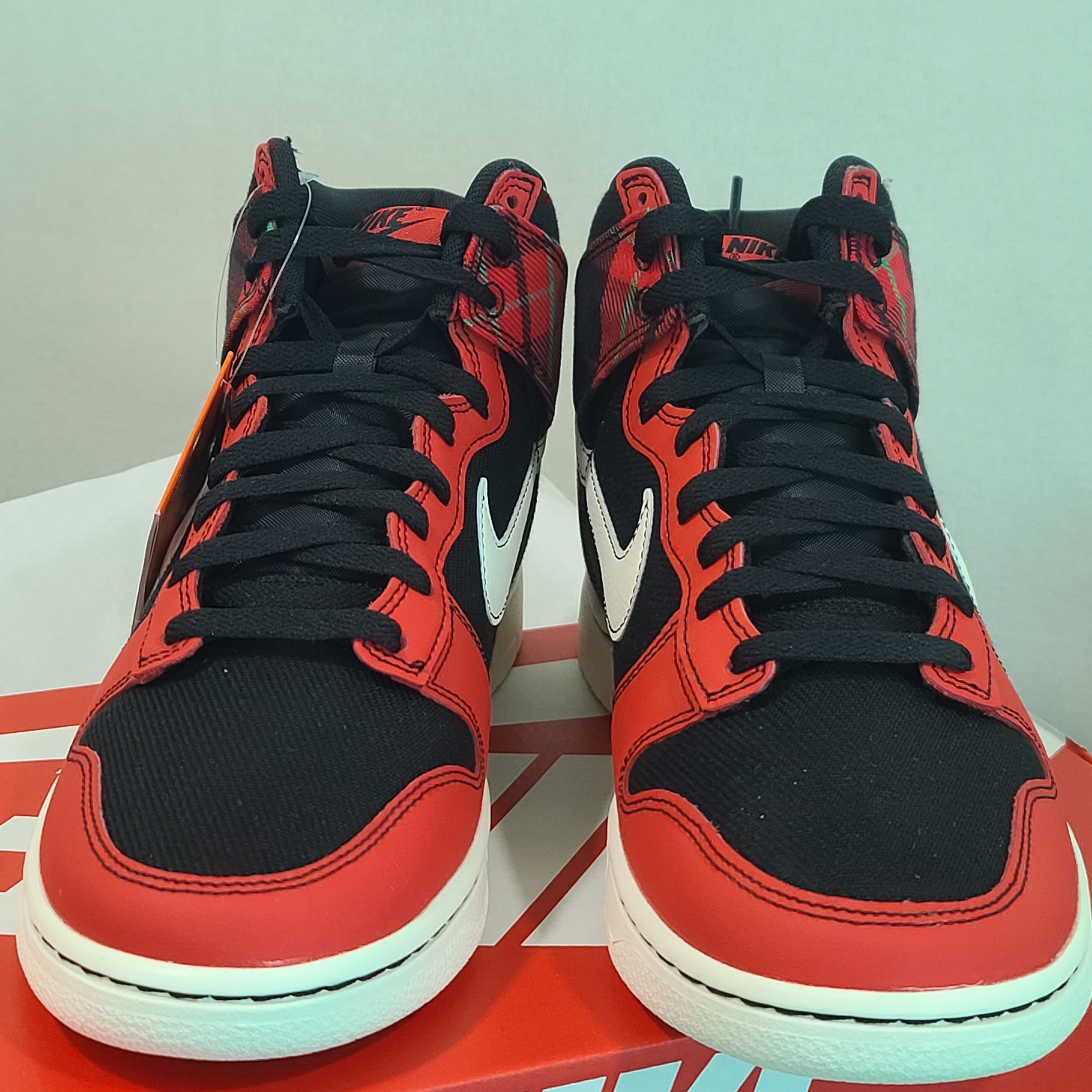 Nike Dunk High Black and University REd 착용 스타일 - 4