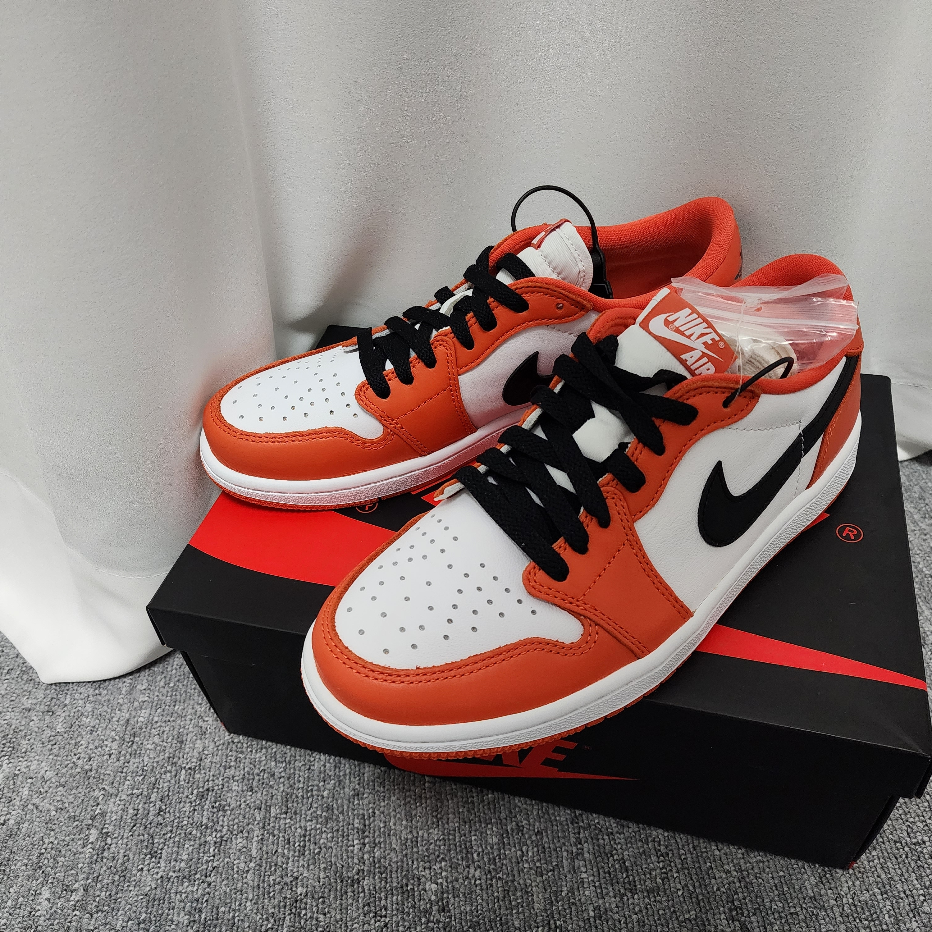 Jordan 1 Low OG Starfish 착용 스타일