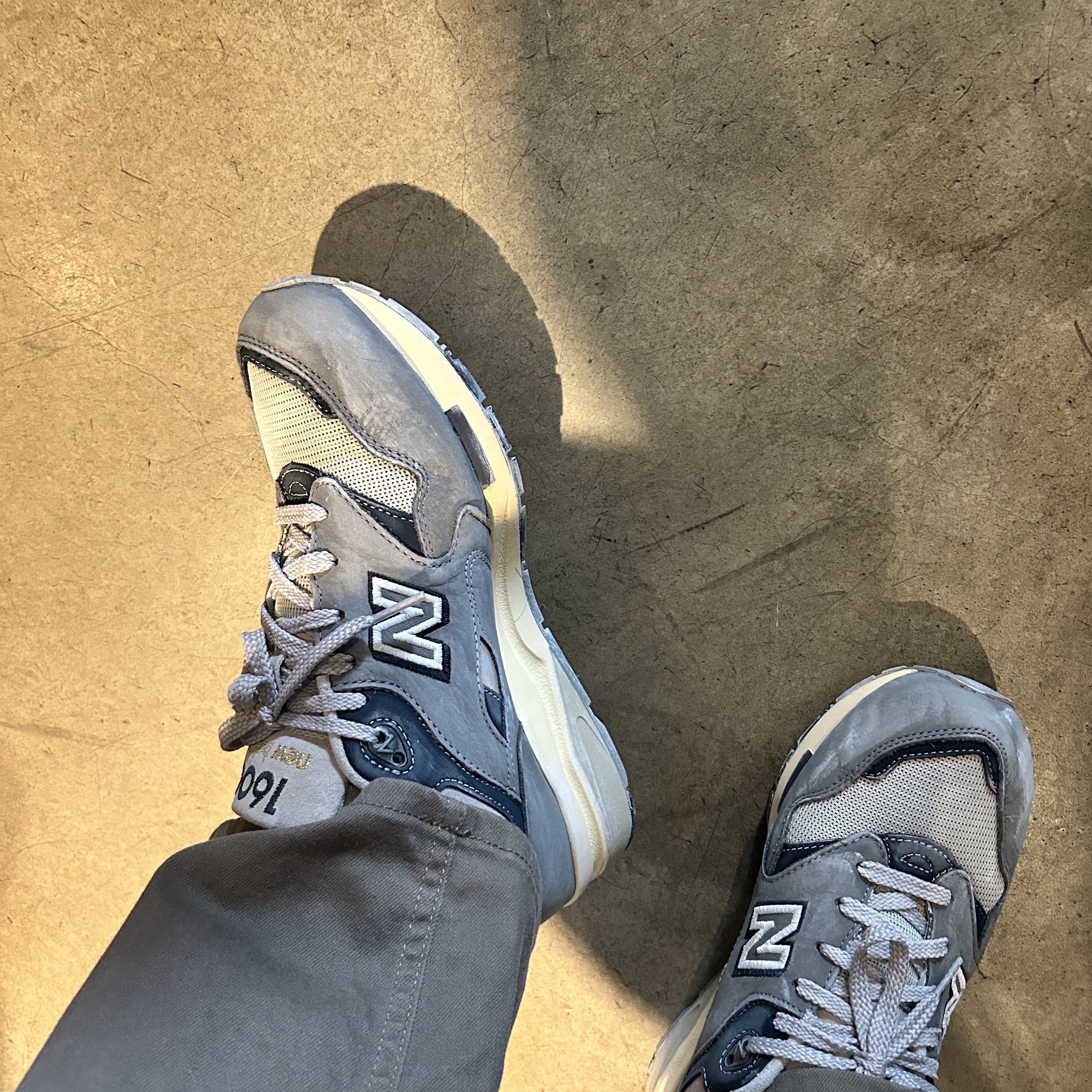 New Balance 1600 Premium Vintage Grey 착용 스타일