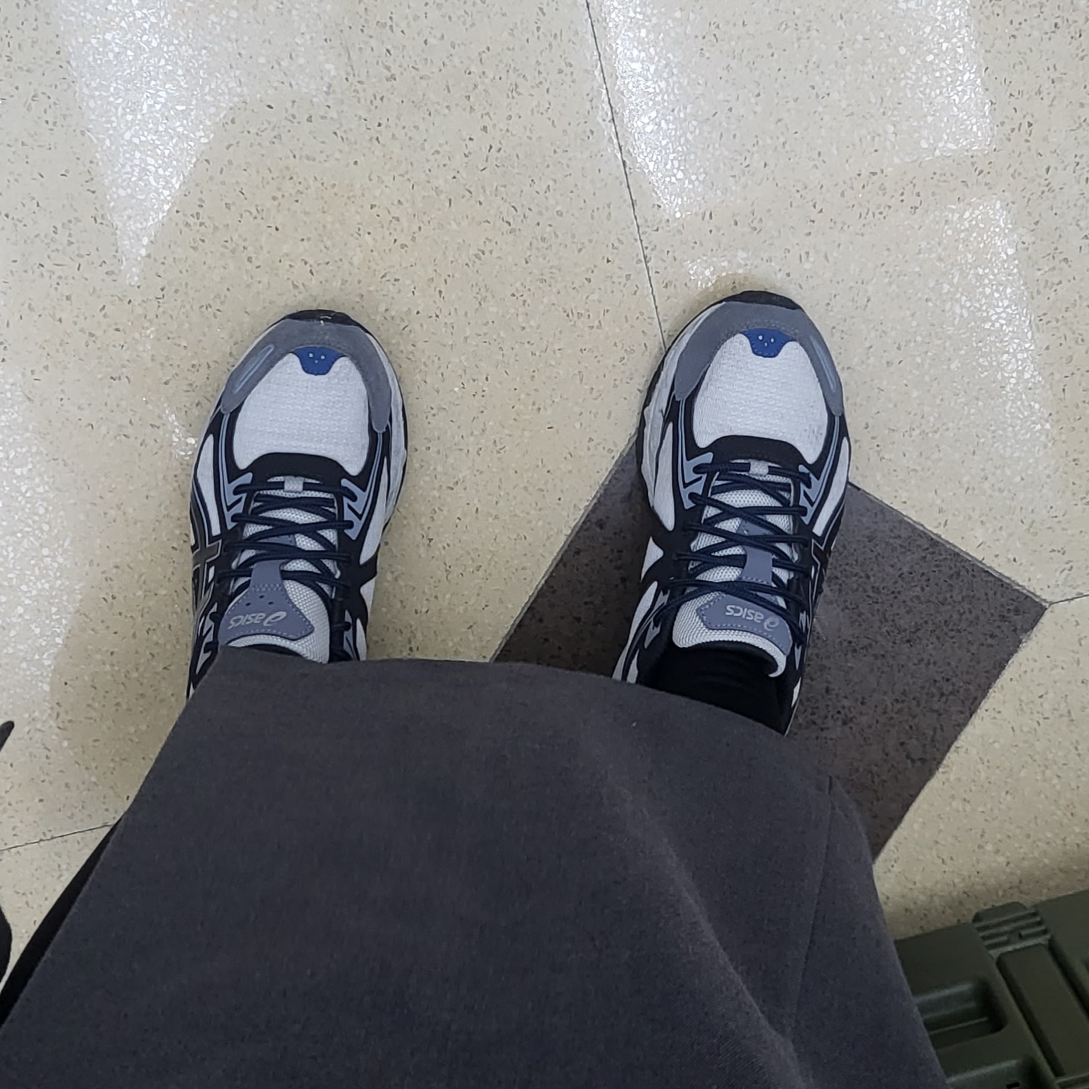 Asics Gel-Venture 6 SPS Glacier Grey 착용 스타일