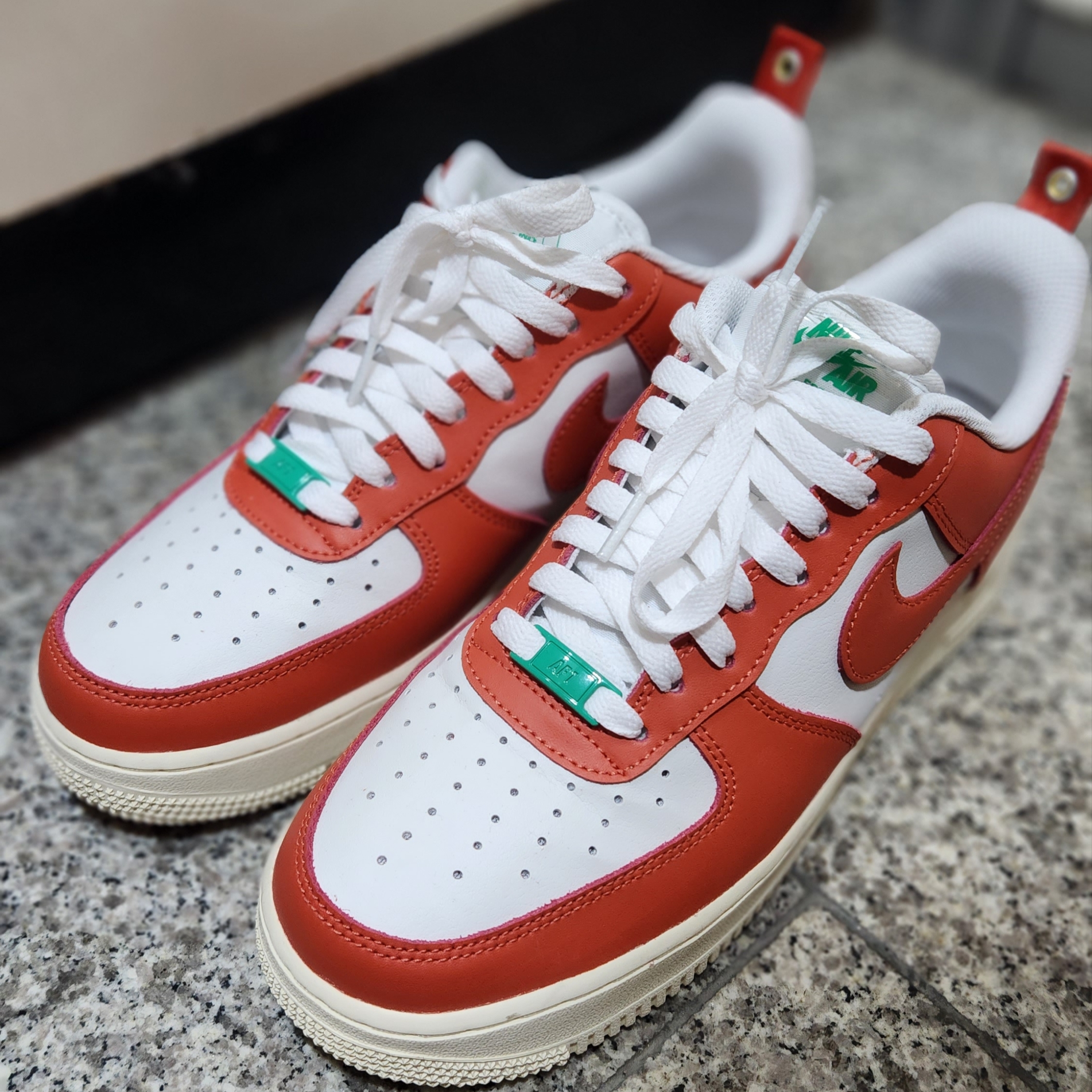 Nike Air Force 1 '07 LV8 Pojangmacha 착용 스타일