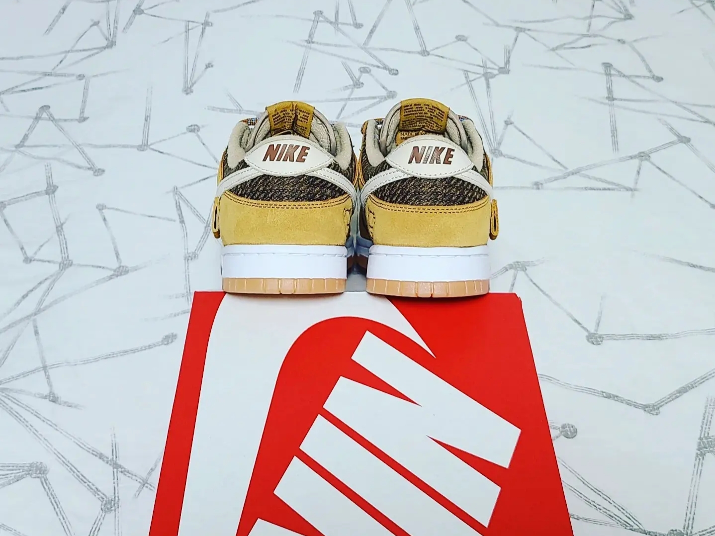 Nike Dunk Low SE Praline Desert Ochre 착용 스타일 - 5