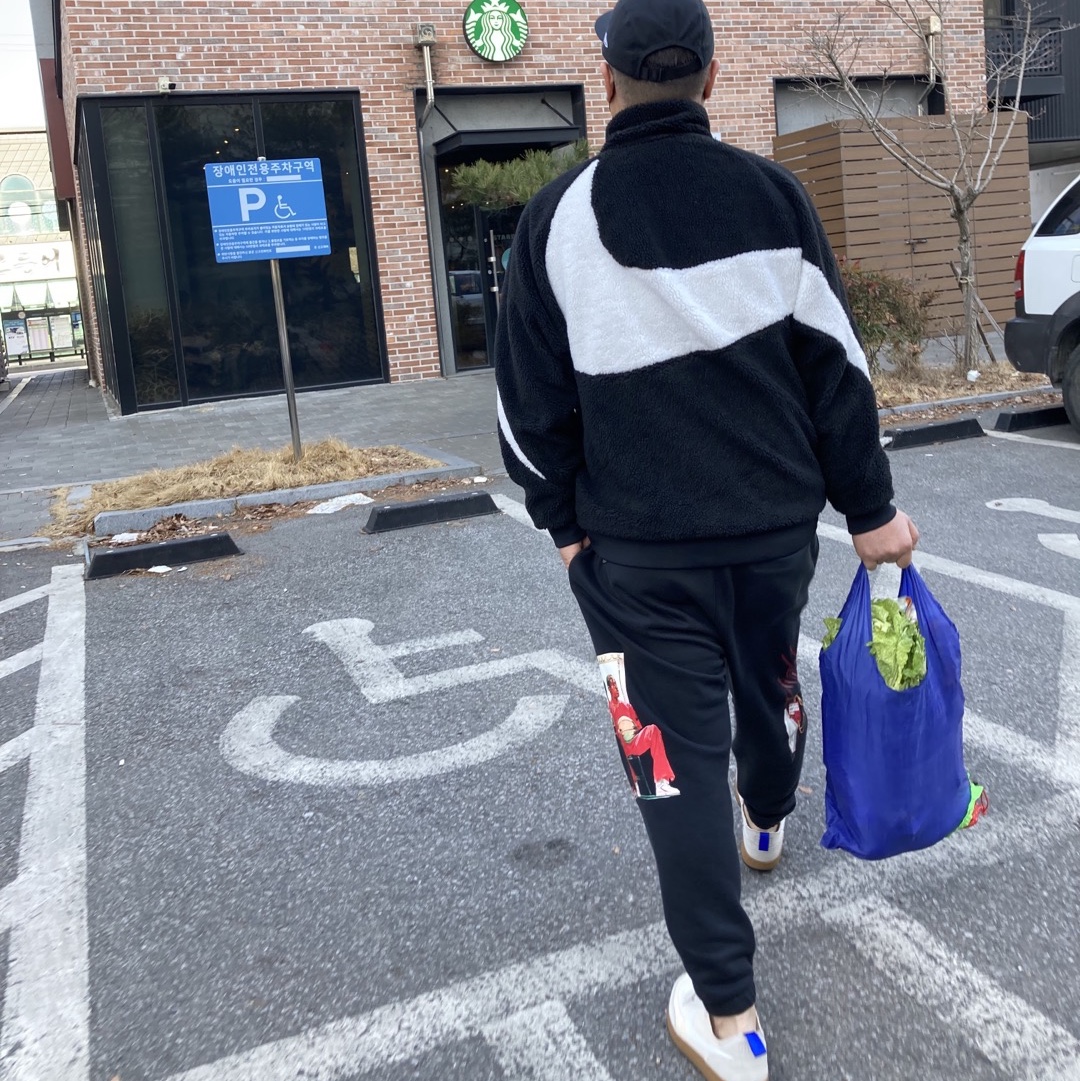 Nike x Tom Sachs General Purpose Shoe Light Cream, Nike Big Swoosh Full Zip Jacket Black Sail 착용 스타일