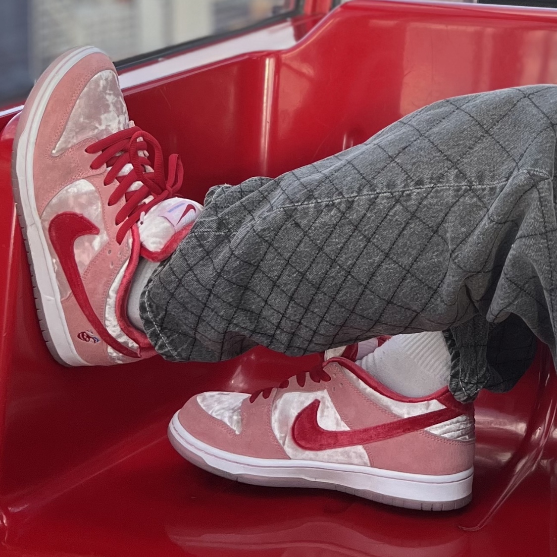 Nike x StrangeLove SB Dunk Low Pink (Regular Box) 착용 스타일