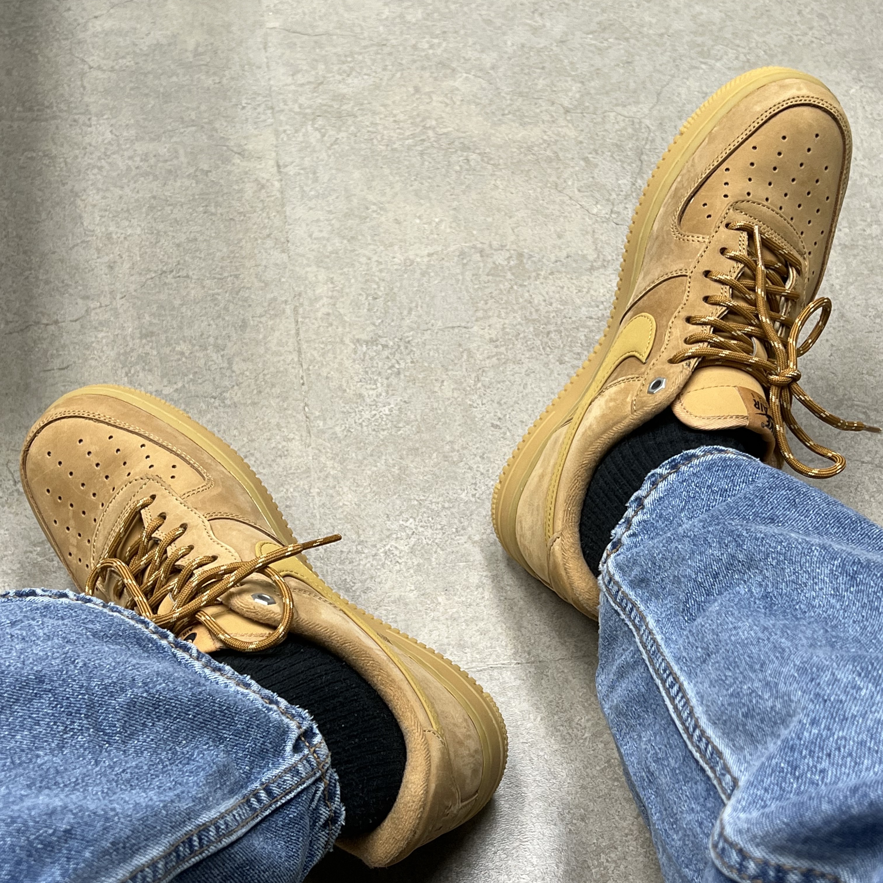Nike Air Force 1 '07 WB Flax 착용 스타일