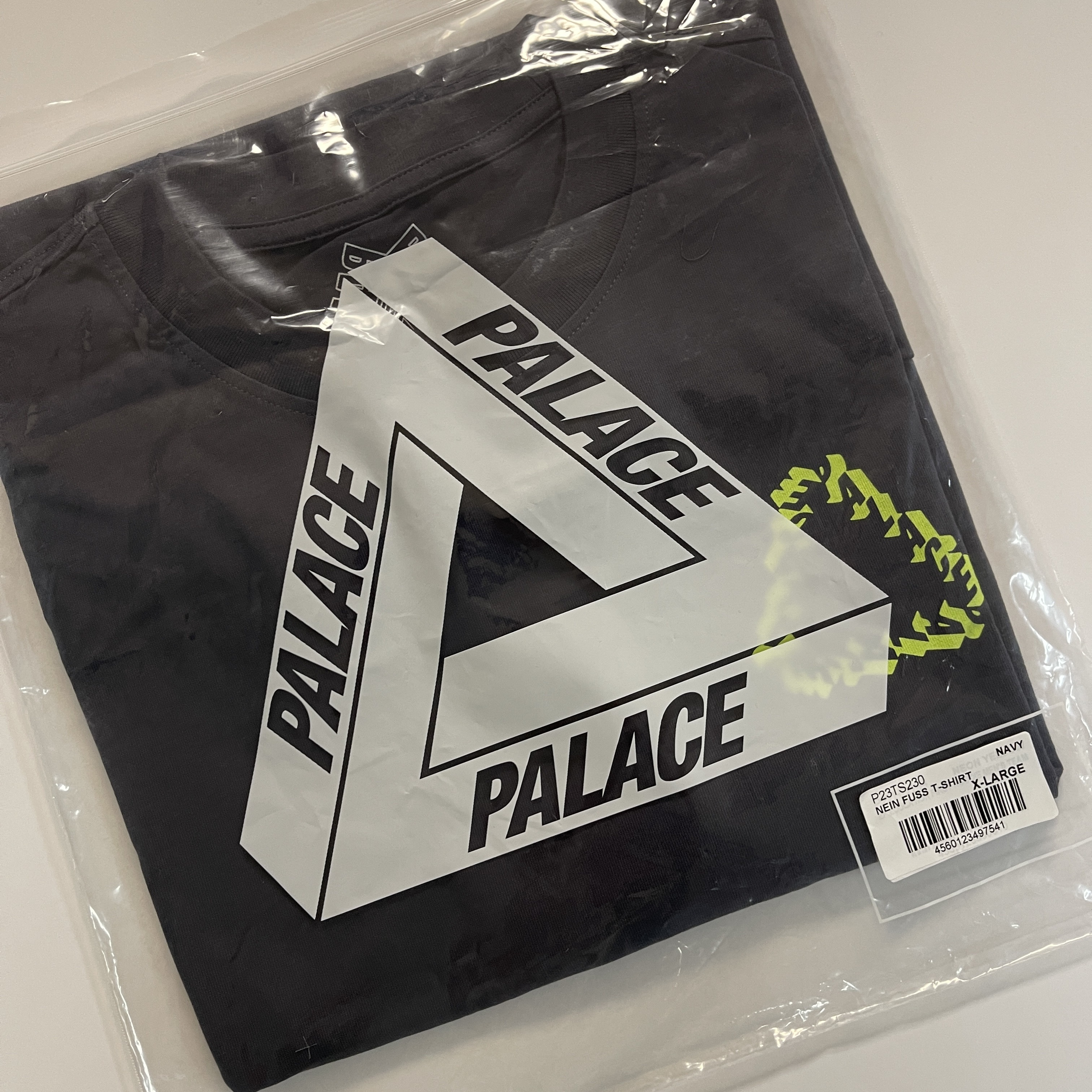 Palace Nein Fuss T-Shirt Black - 22FW 착용 스타일 - 1