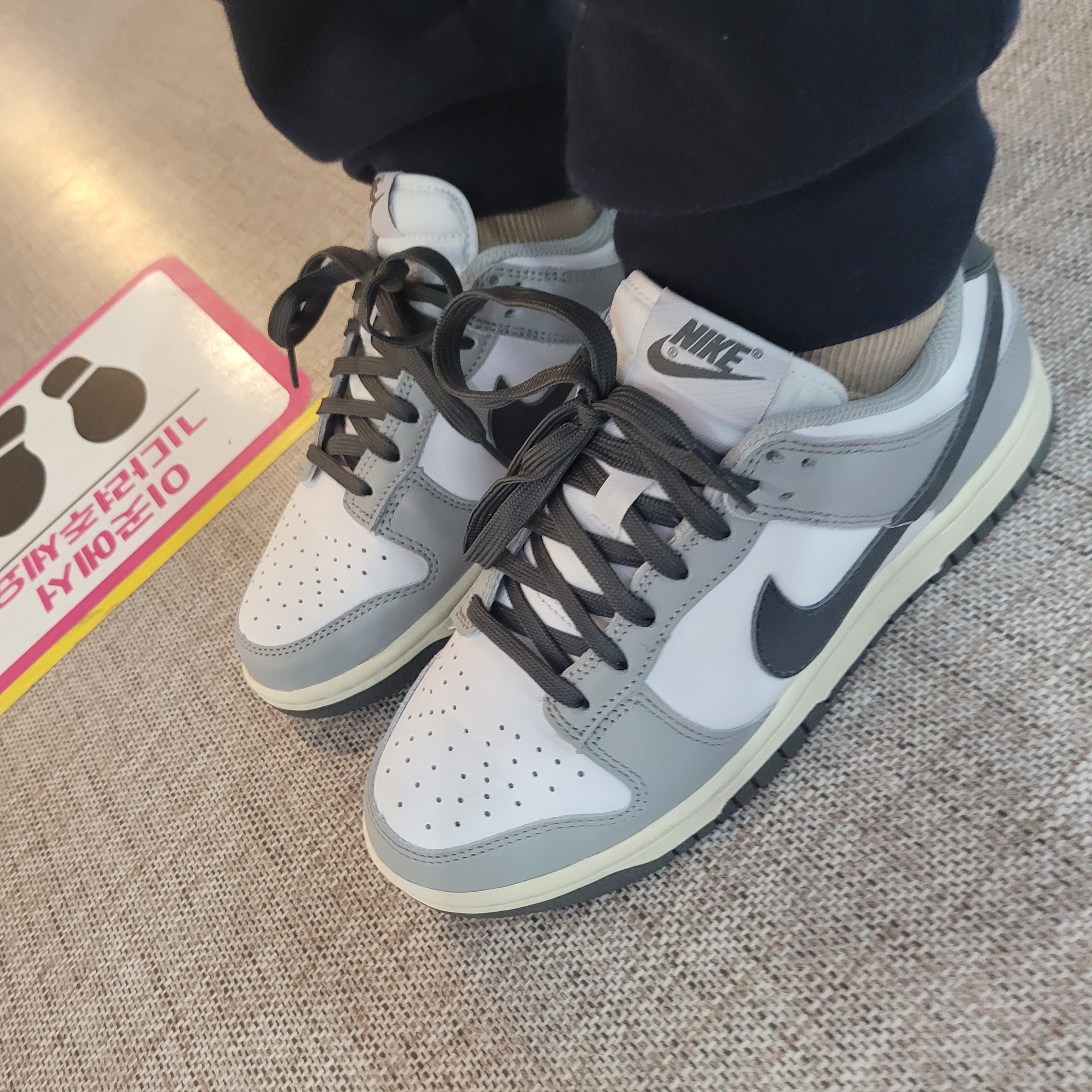 (W) Nike Dunk Low Light Smoke Grey 착용 스타일
