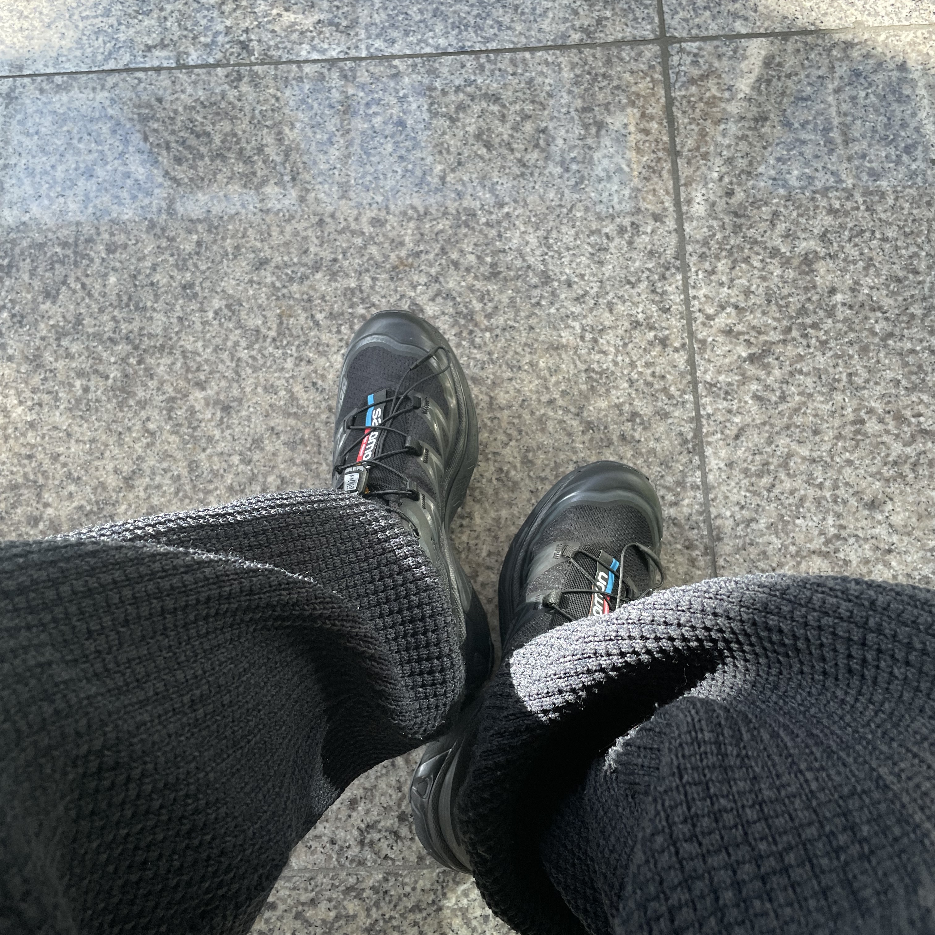 Salomon XT-6 ADV Black 착용 스타일