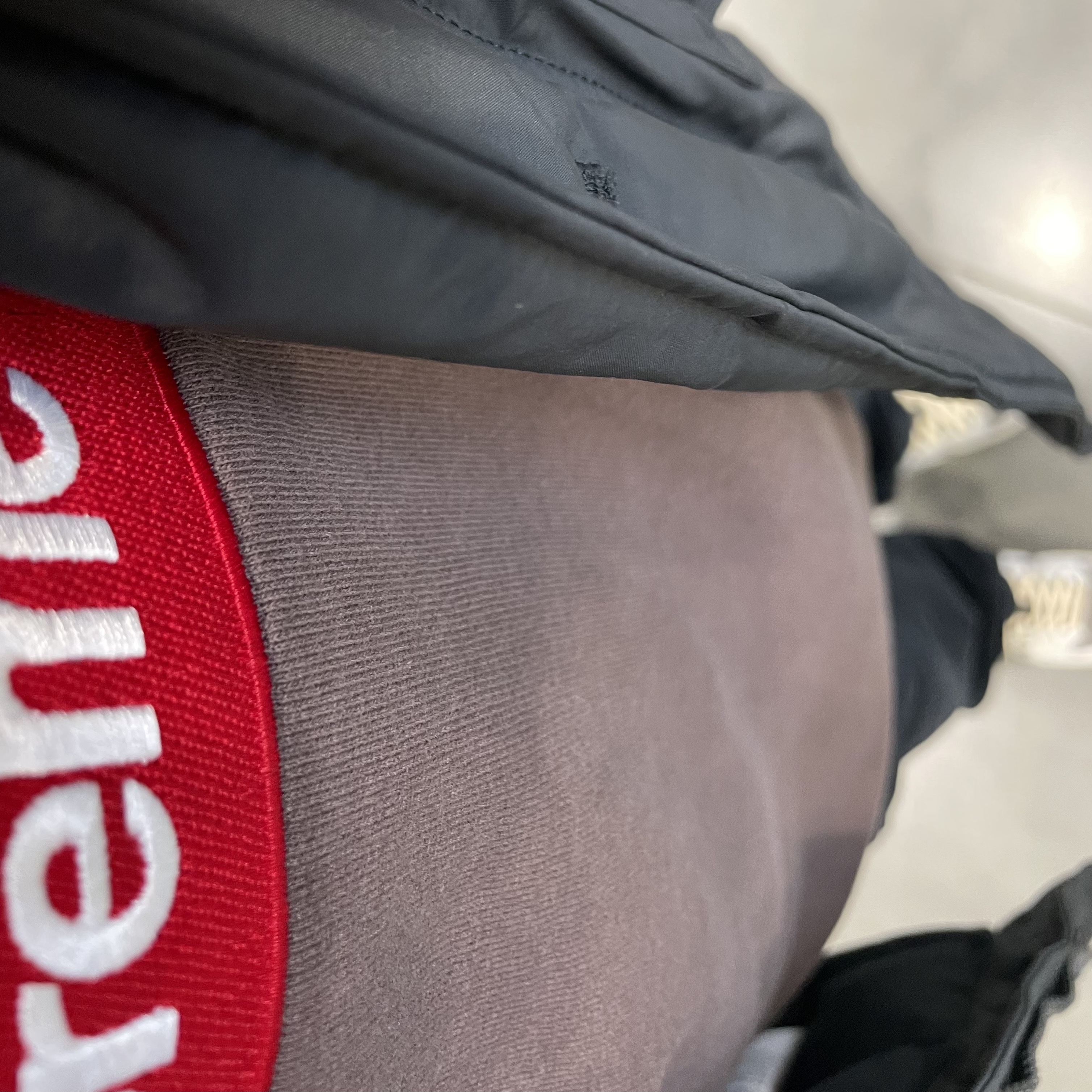 Supreme Box Logo Crewneck Brown - 22FW, Jordan 1 x Travis Scott Retro Low OG SP Sail and Ridgerock 착용 스타일