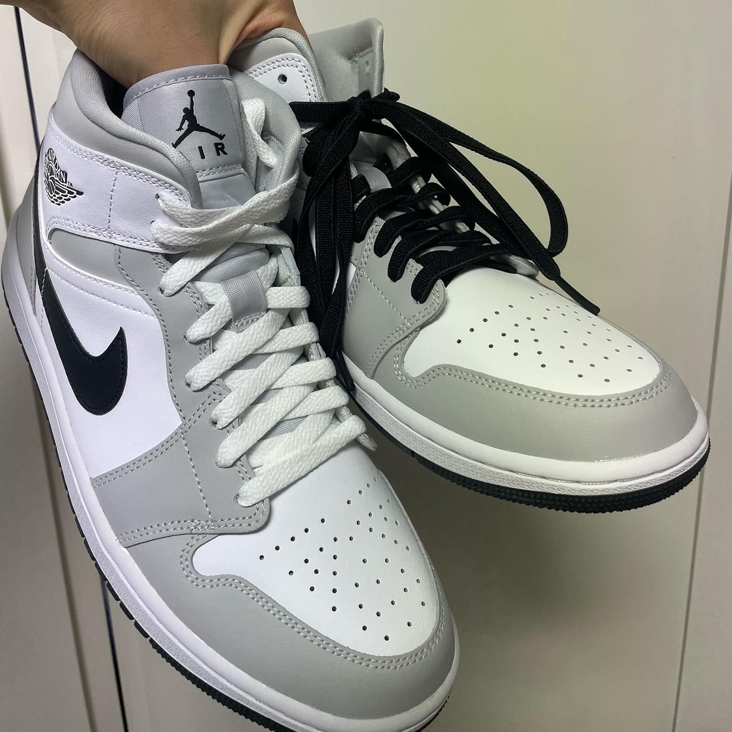 (W) Jordan 1 Mid Grey Fog 착용 스타일 - 1