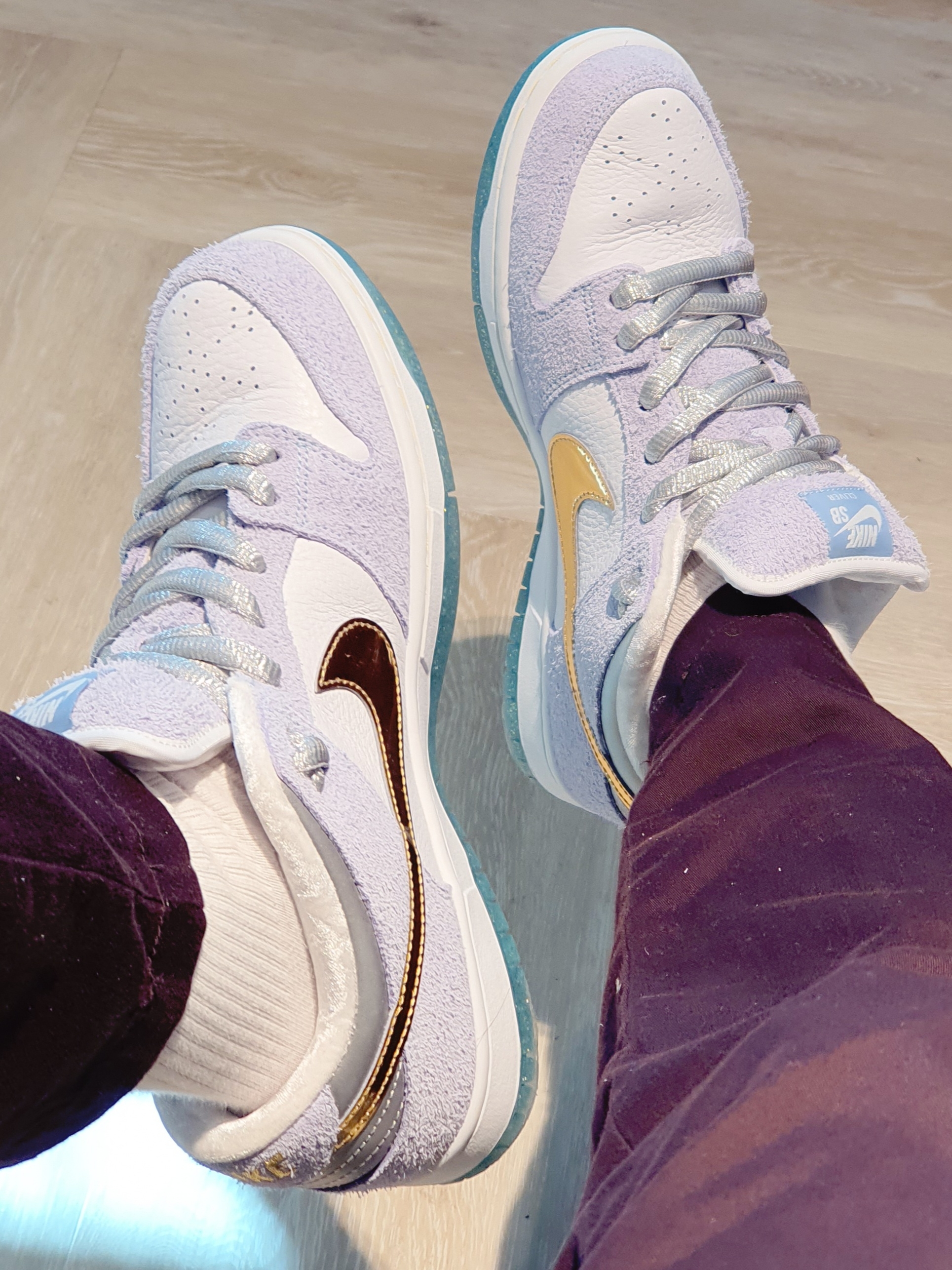 Nike x Sean Cliver SB Dunk Low Holiday Special 착용 스타일
