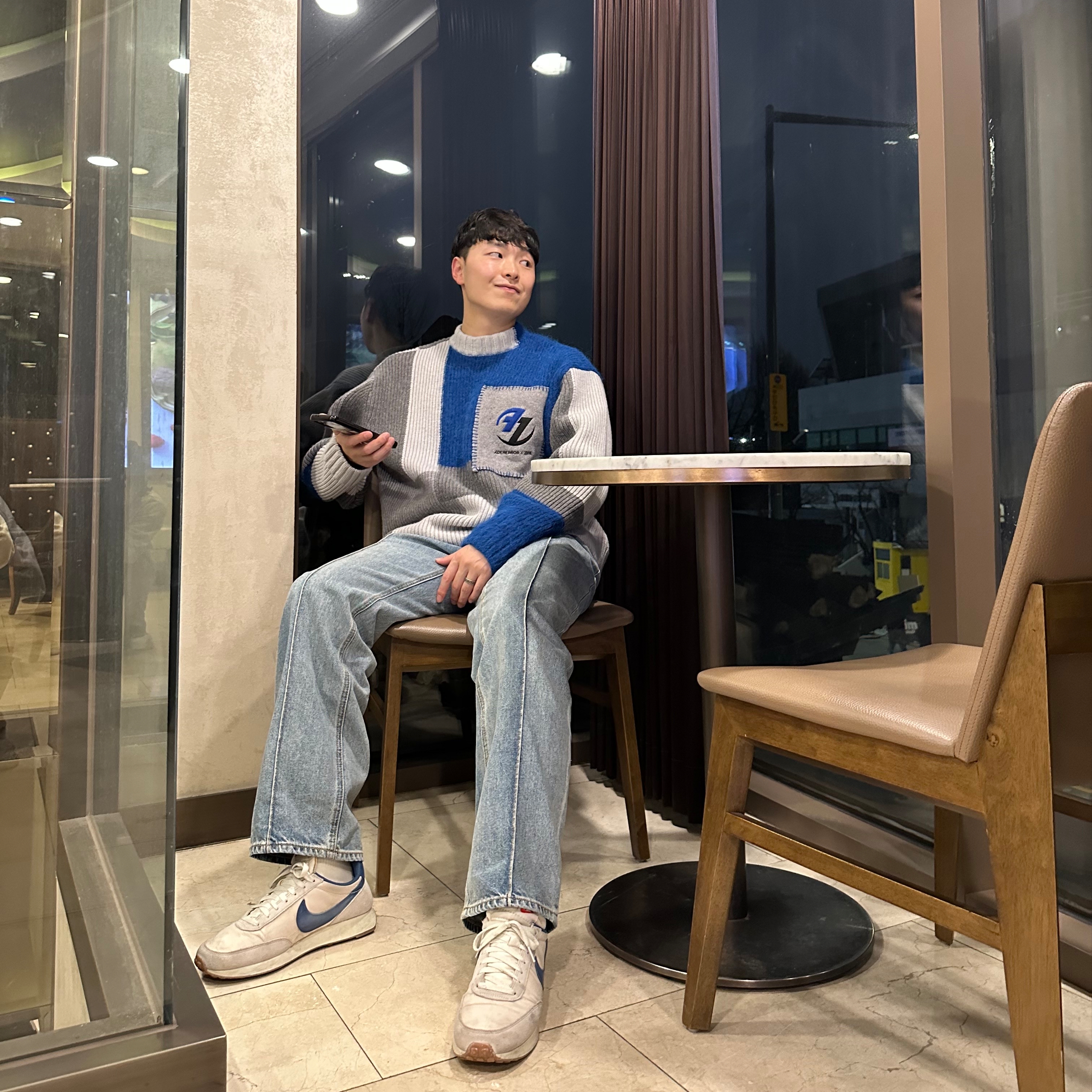 Zara x Ader Error Patchwork Oversize Knit Sweater Multicolor, Nike Air Tailwind 79 Mystic Navy 착용 스타일 - 2