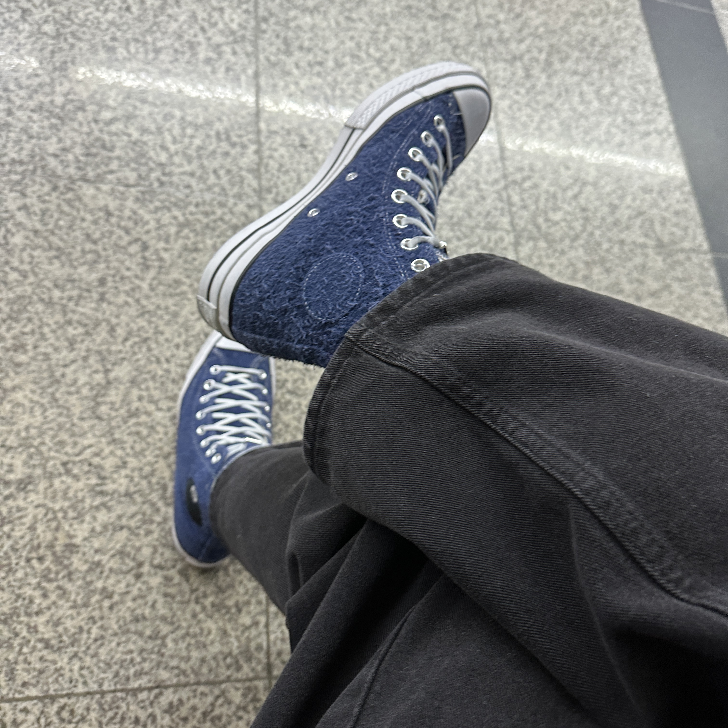 Converse x Stussy Chuck 70 High 8 Ball Navy 착용 스타일