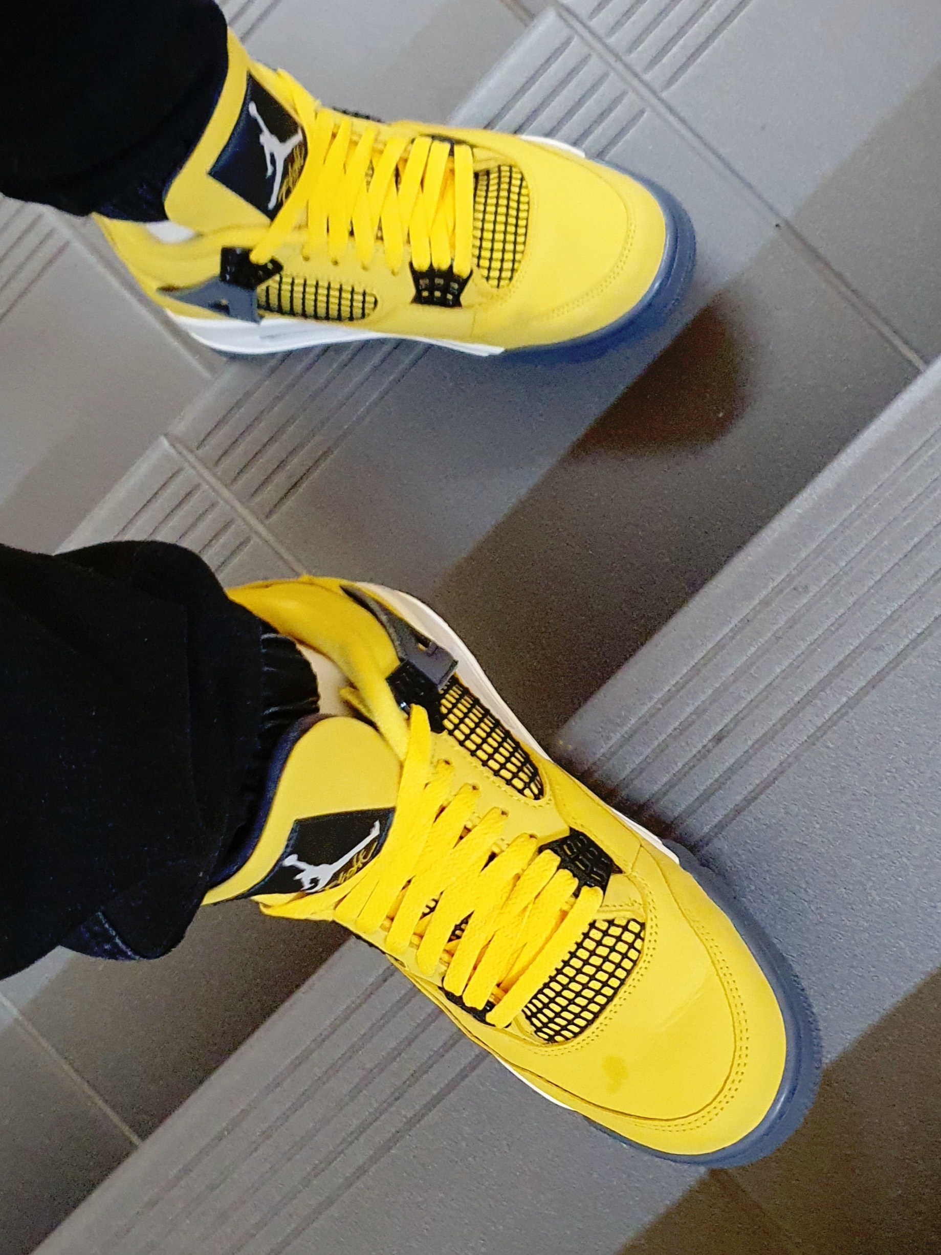 Jordan 4 Retro Tour Yellow 착용 스타일 - 3