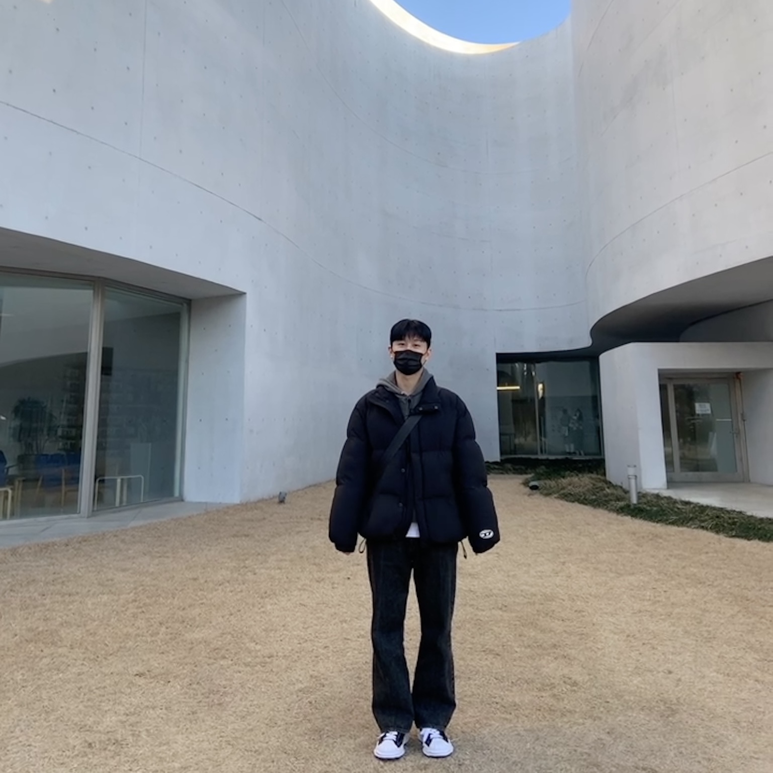 Maison Mihara Yasuhiro Blakey OG Sole Canvas Low-top Sneakers Black White, Diesel Polygiene Viraloff Puffer Jacket Black 착용 스타일