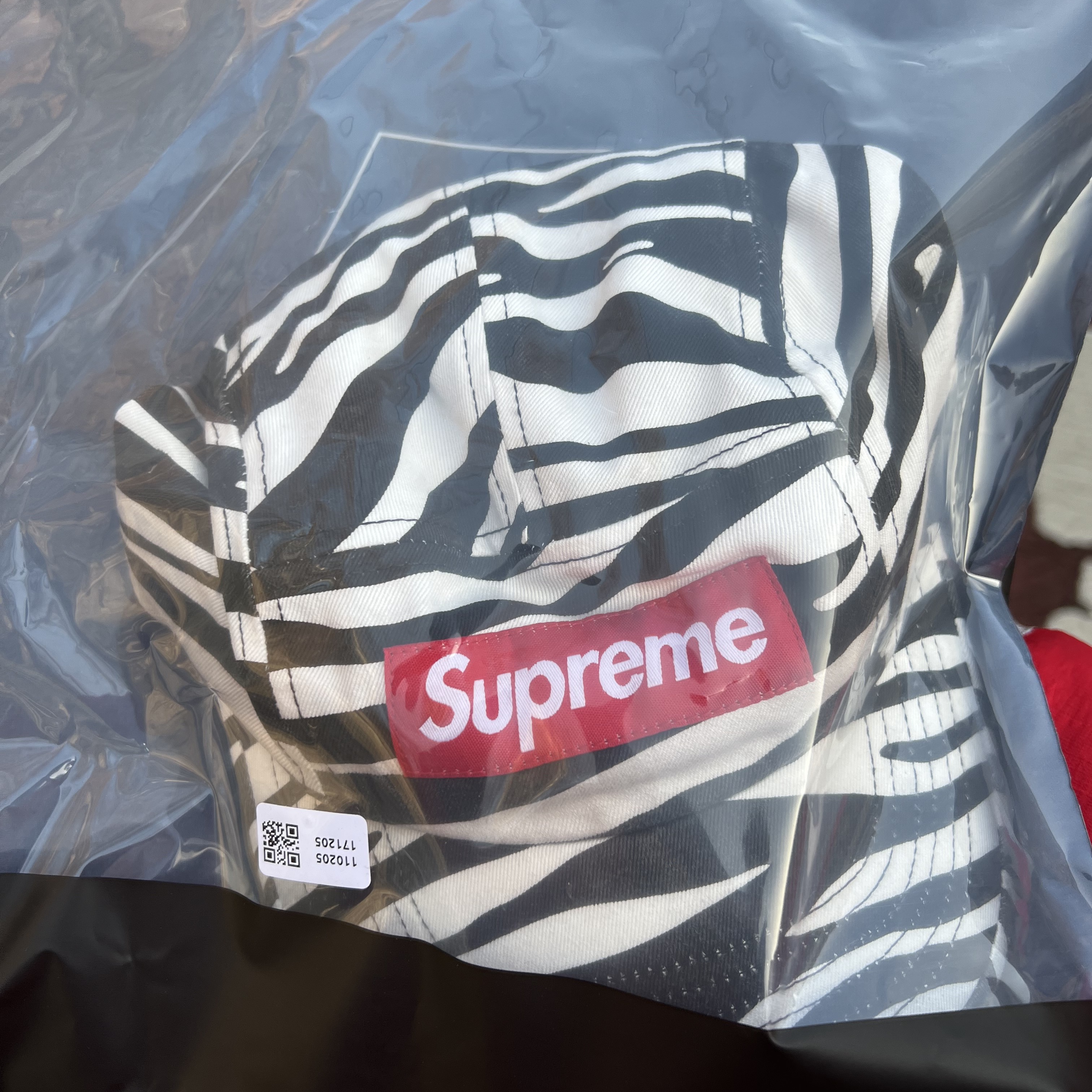 Supreme Washed Chino Twill Camp Cap Zebra - 22FW 착용 스타일