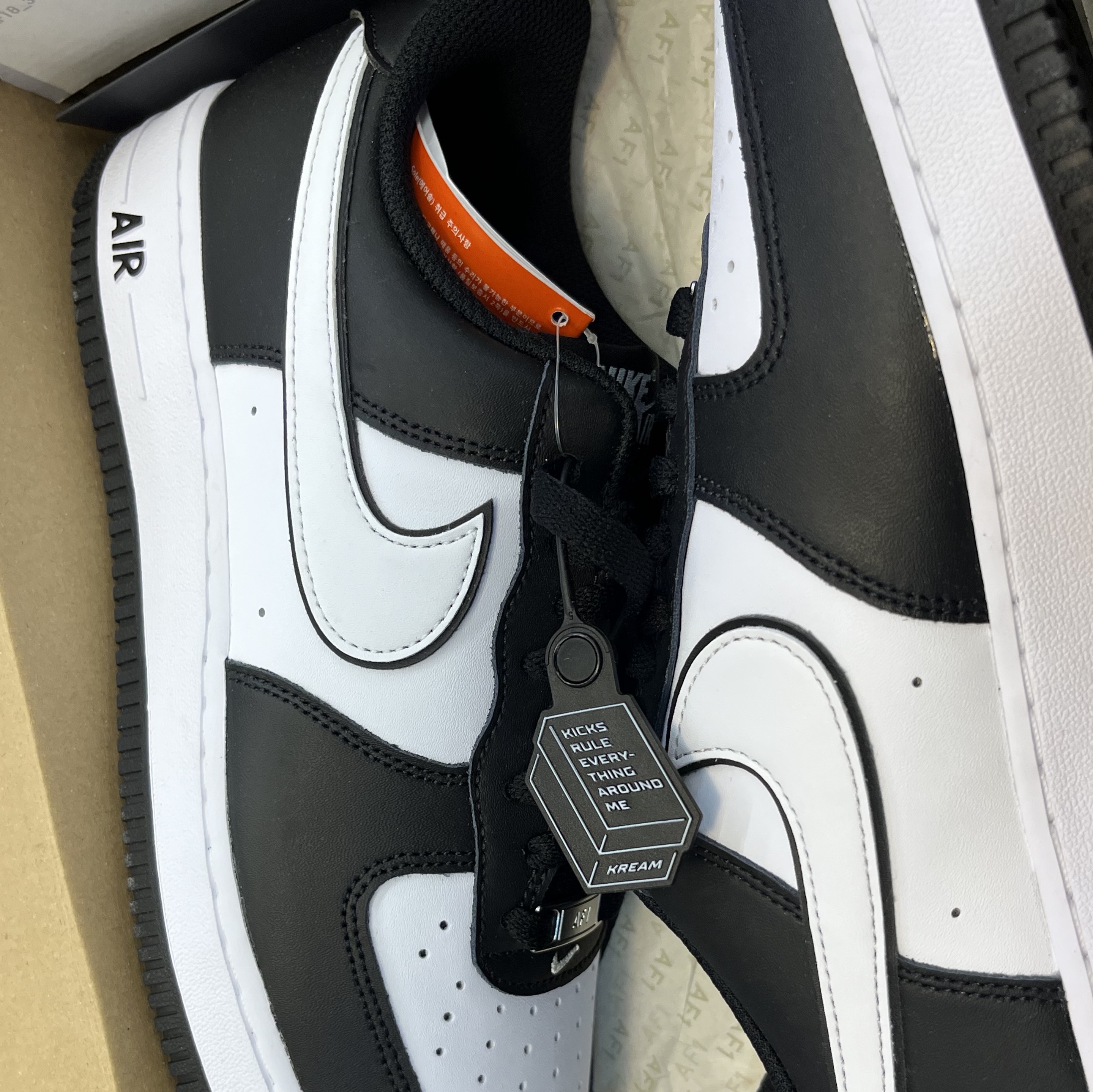 Nike Air Force 1 '07 Black White 착용 스타일