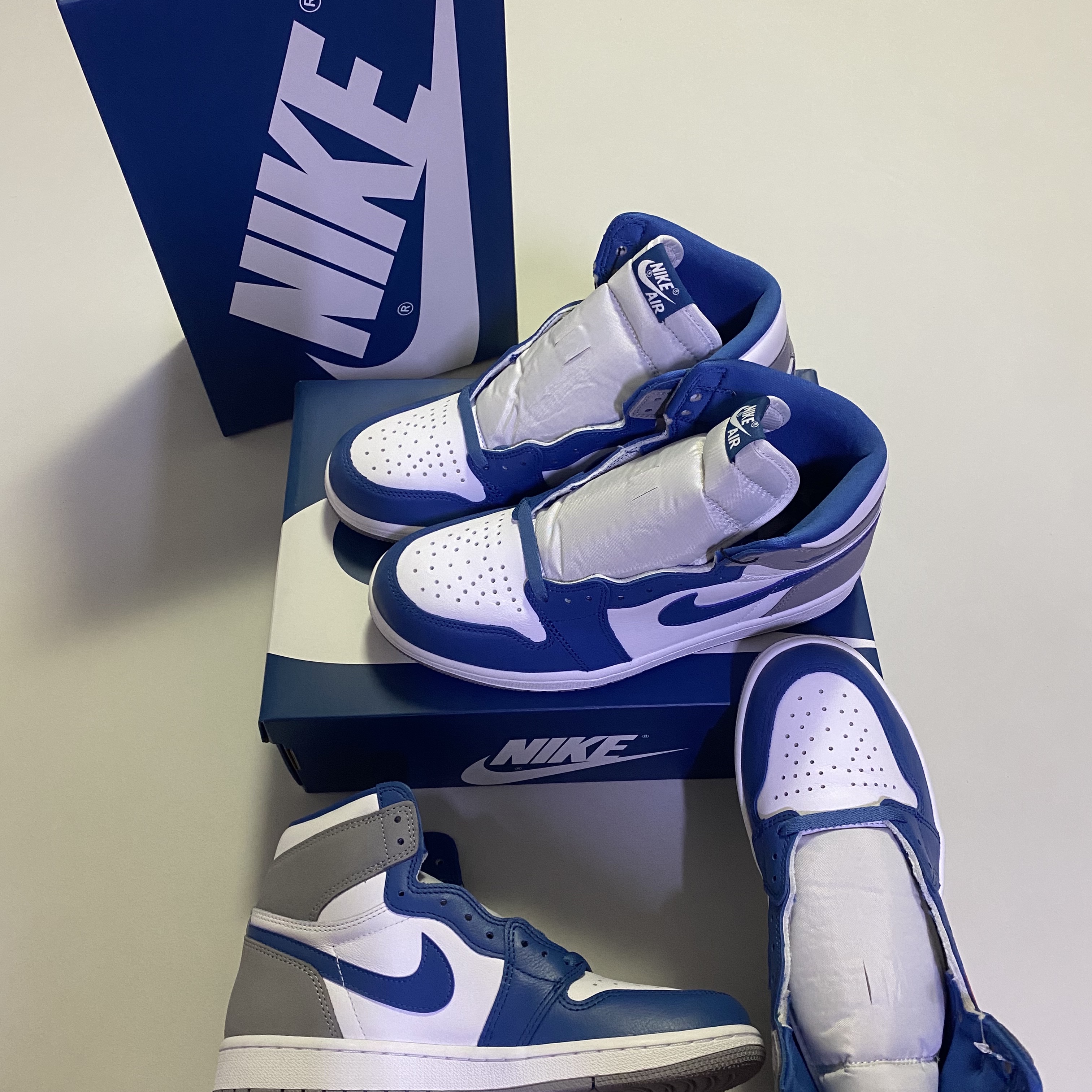 Jordan 1 Retro High OG True Blue, Nike Dunk Low Retro Valerian Blue 착용 스타일 - 1