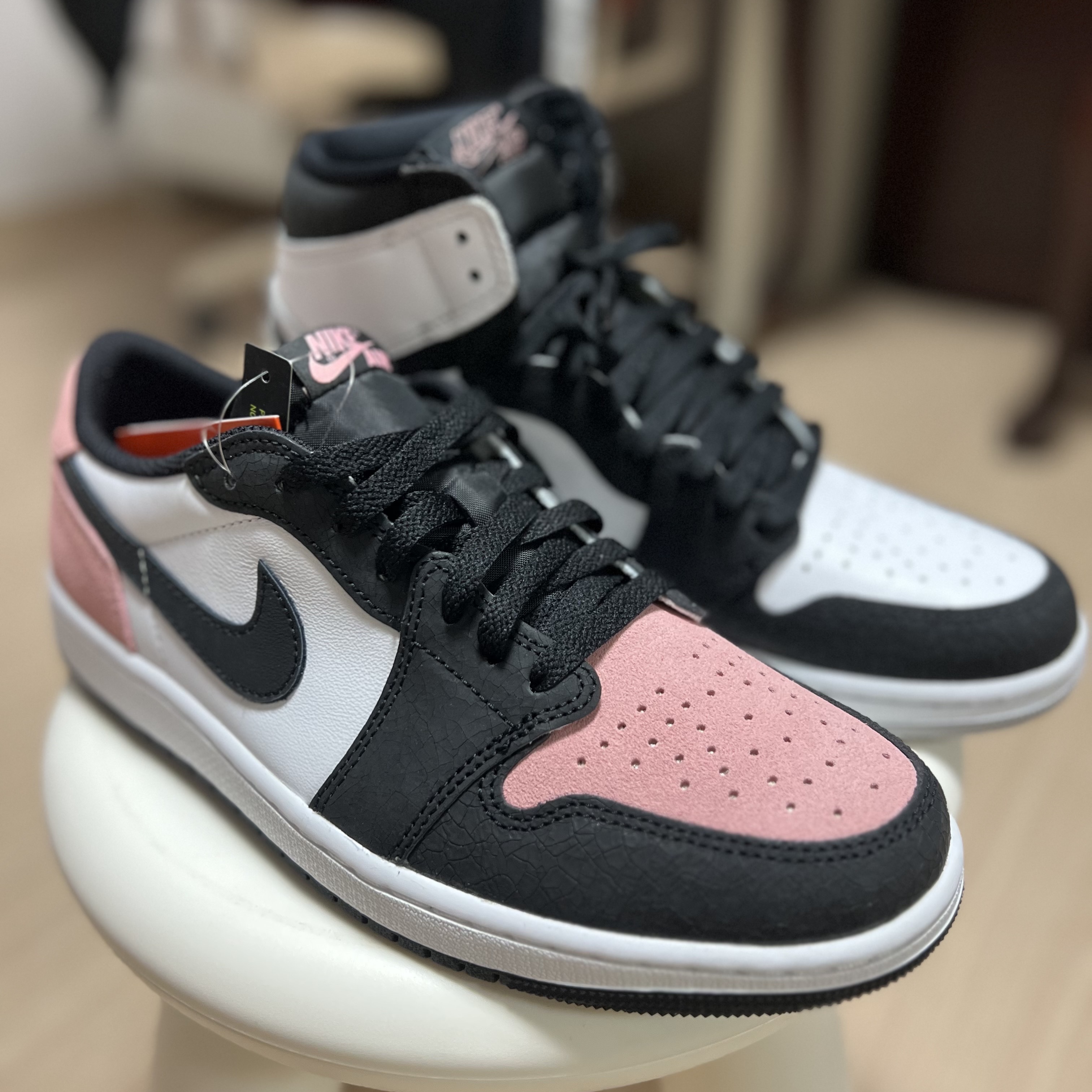 Jordan 1 Retro High OG Bleached Coral, Jordan 1 Retro Low OG Bleached Coral 착용 스타일 - 3