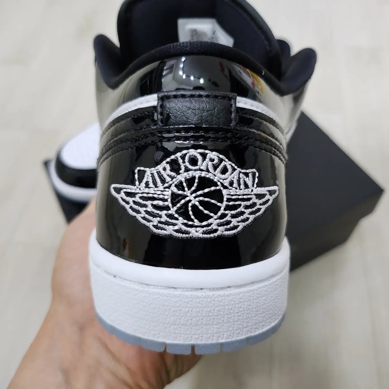 Jordan 1 Low SE Concord 착용 스타일 - 3