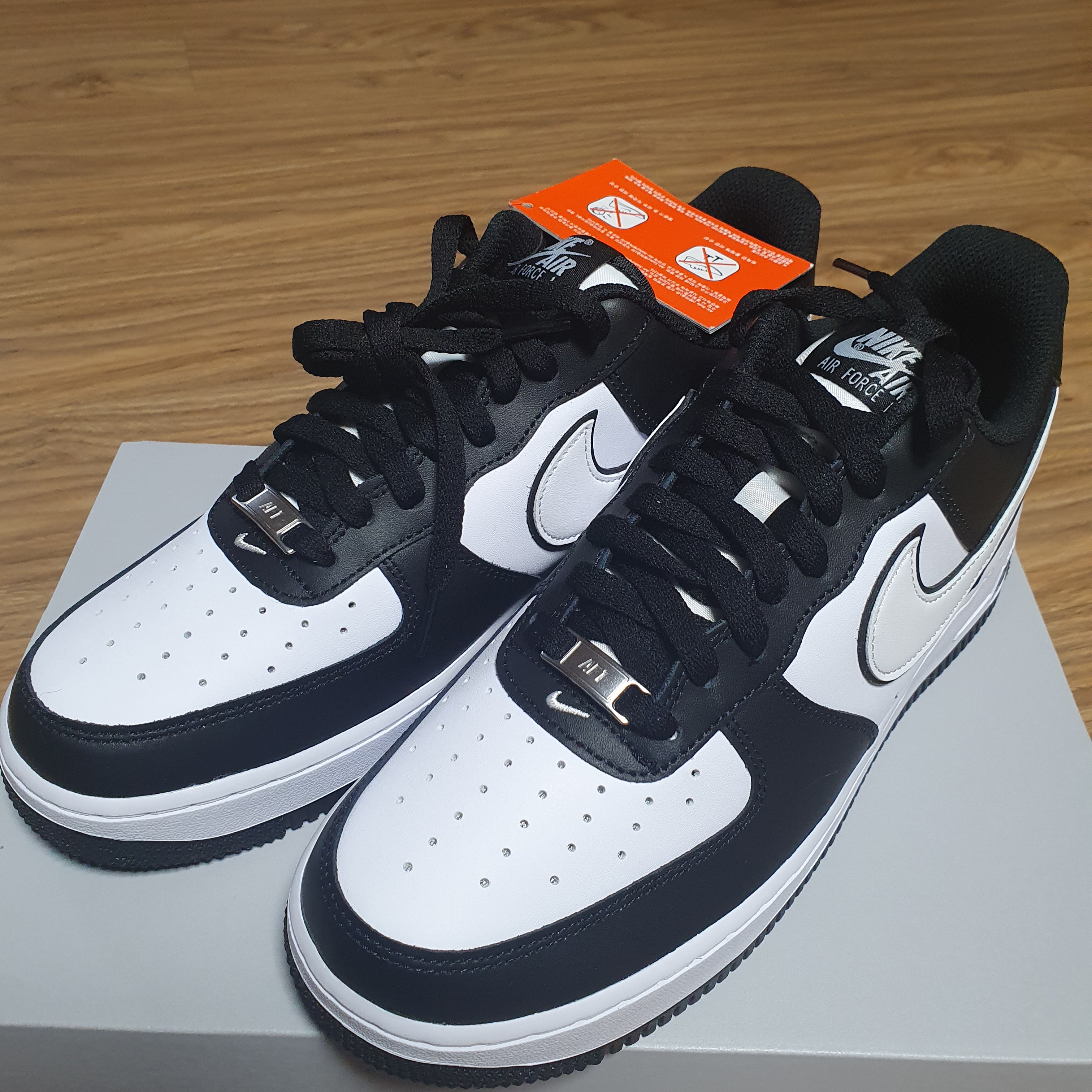 Nike Air Force 1 '07 Black White 착용 스타일 - 2