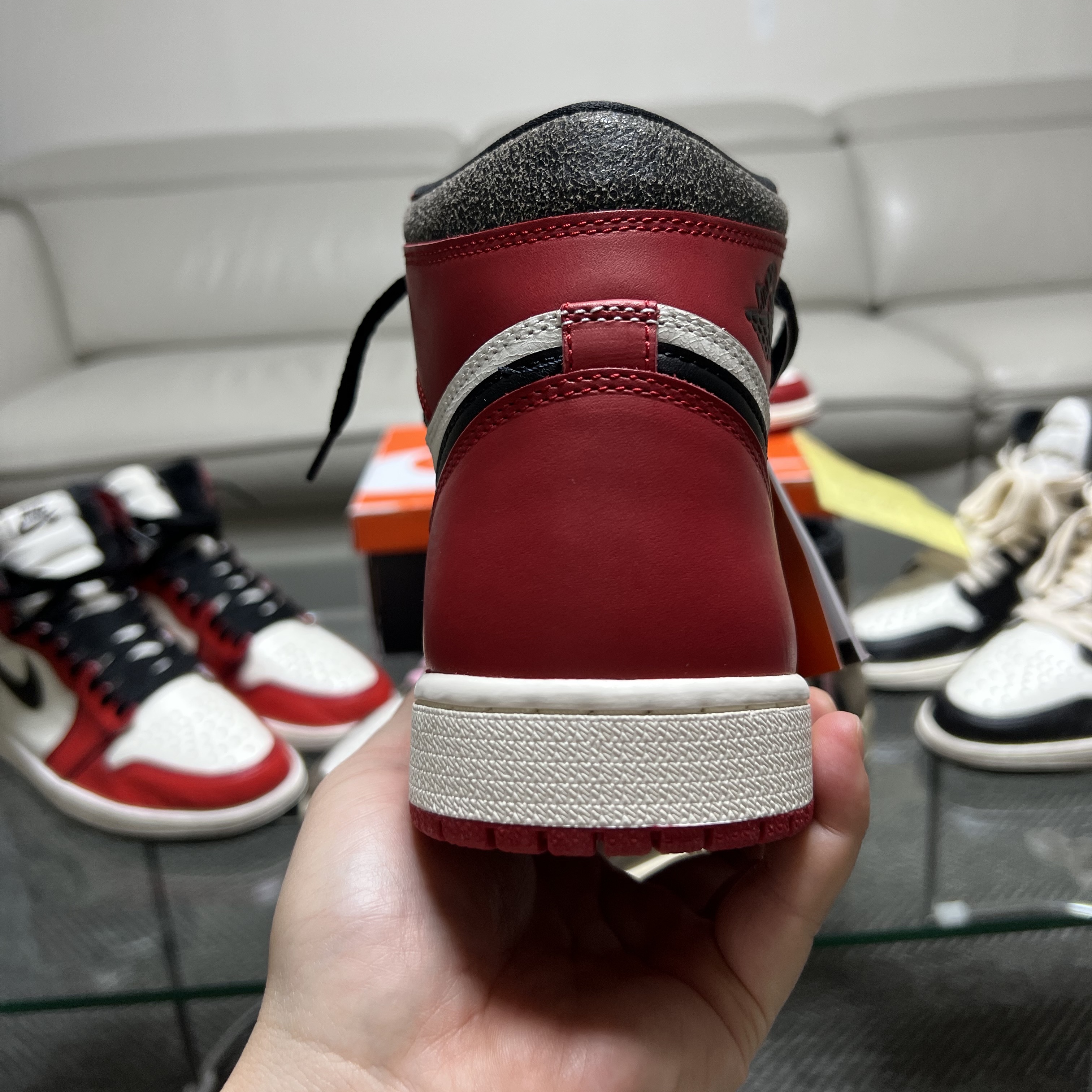 Jordan 1 Retro High OG Chicago 2022, Jordan 1 x Travis Scott Retro High OG SP Mocha 착용 스타일 - 5