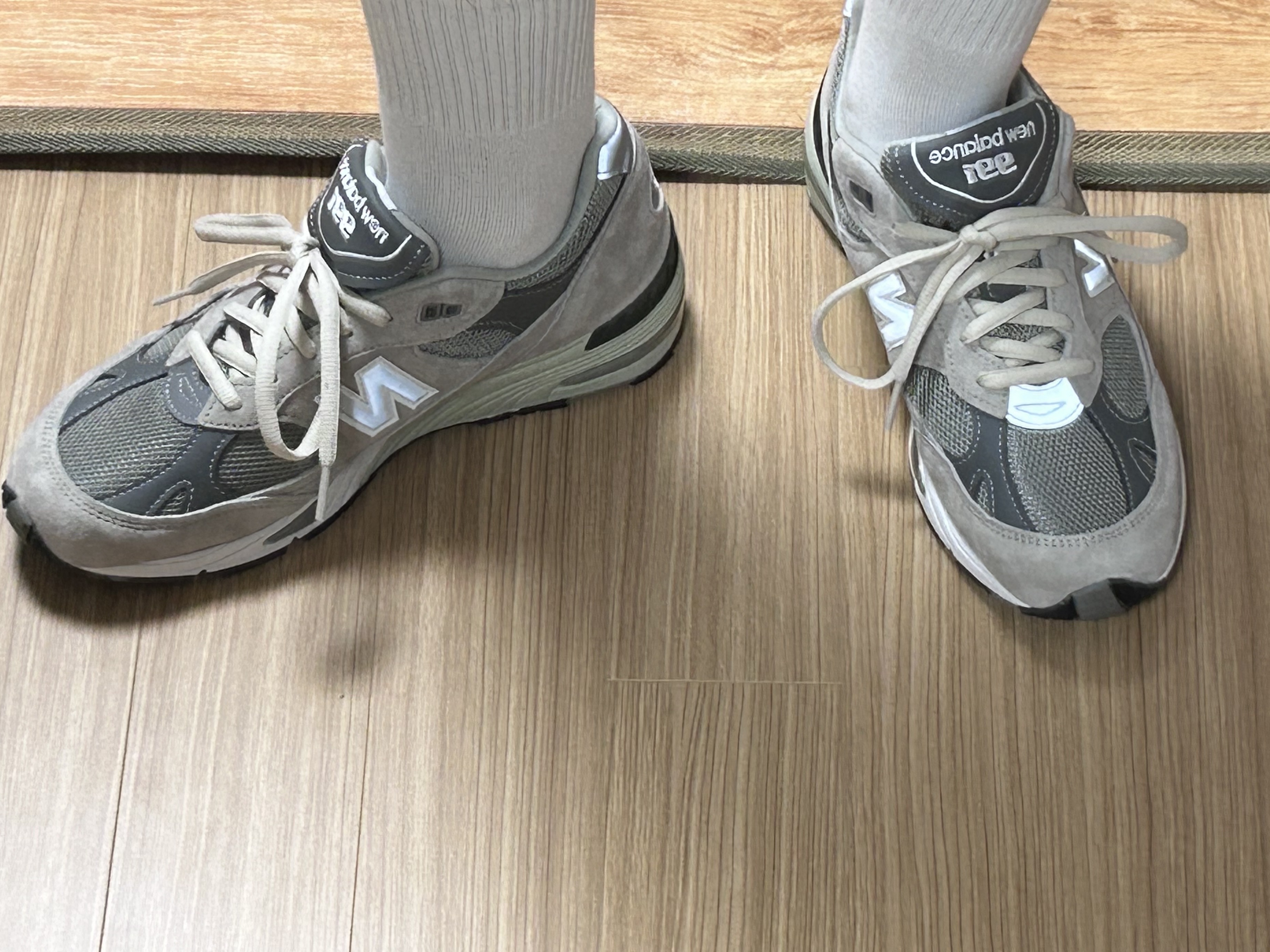 New Balance 991 Made in UK Grey 착용 스타일 - 1