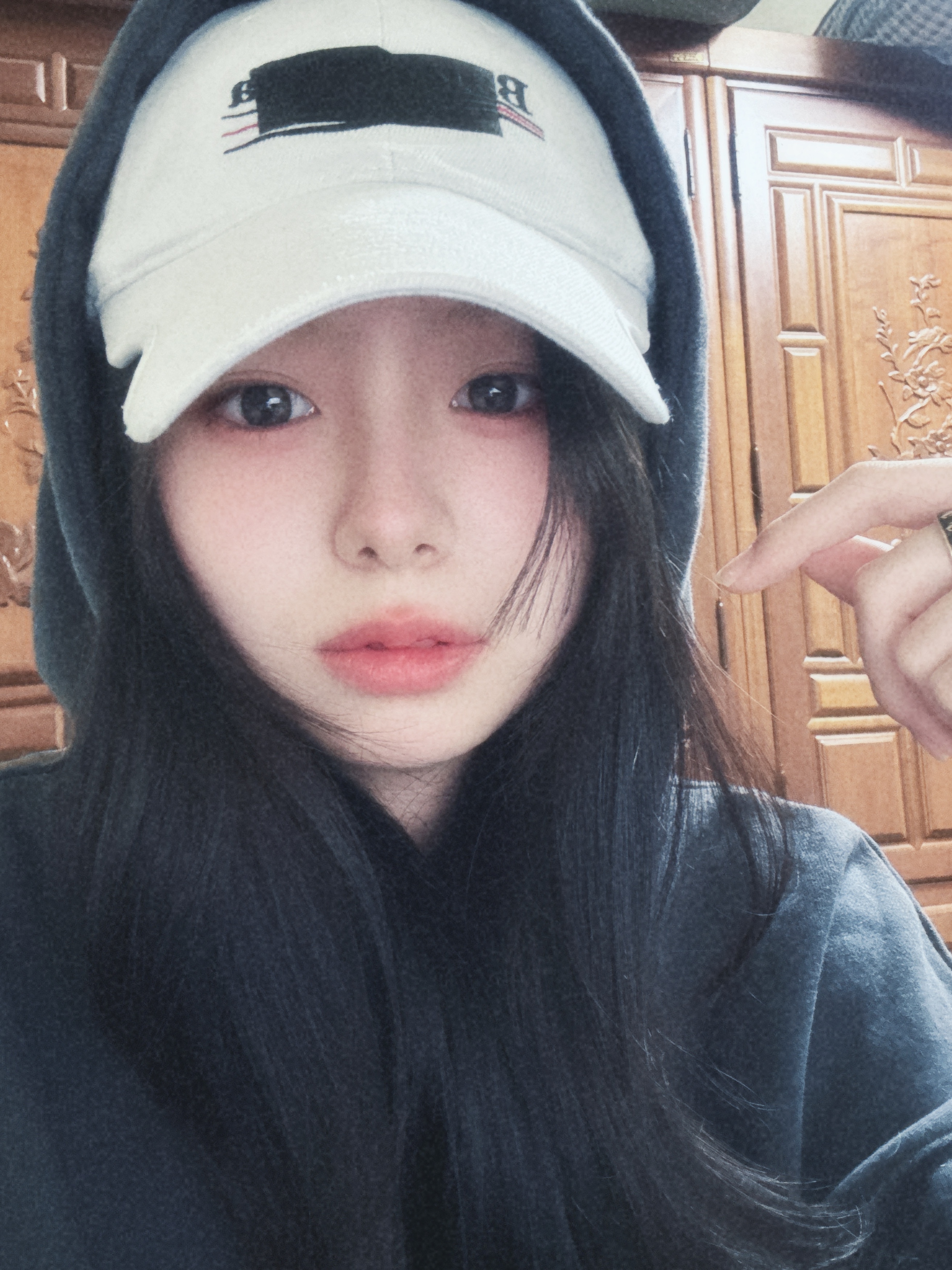Balenciaga Gaffer Cap Black 착용 스타일 - 1