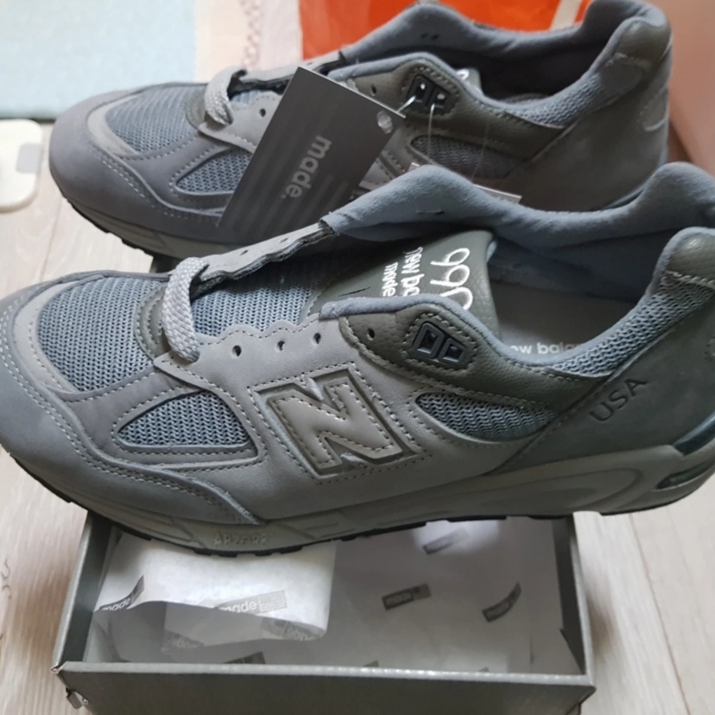 New Balance x WTAPS 990v2 Made in USA Grey 착용 스타일