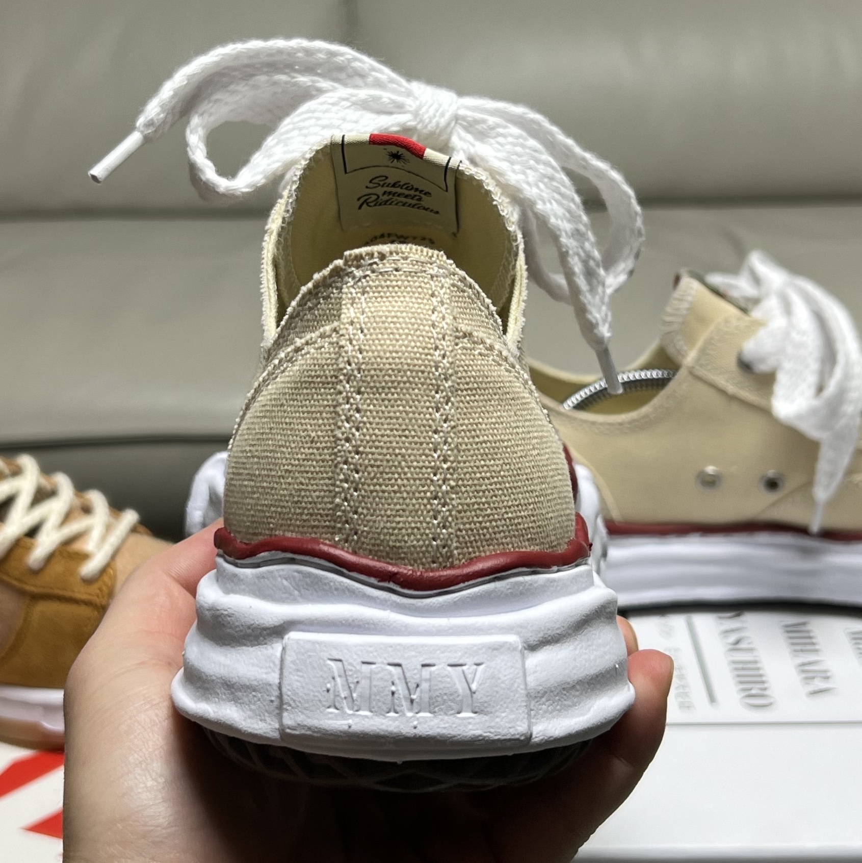 Maison Mihara Yasuhiro Peterson OG Sole Canvas Low-top Sneakers Natural 착용 스타일 - 5