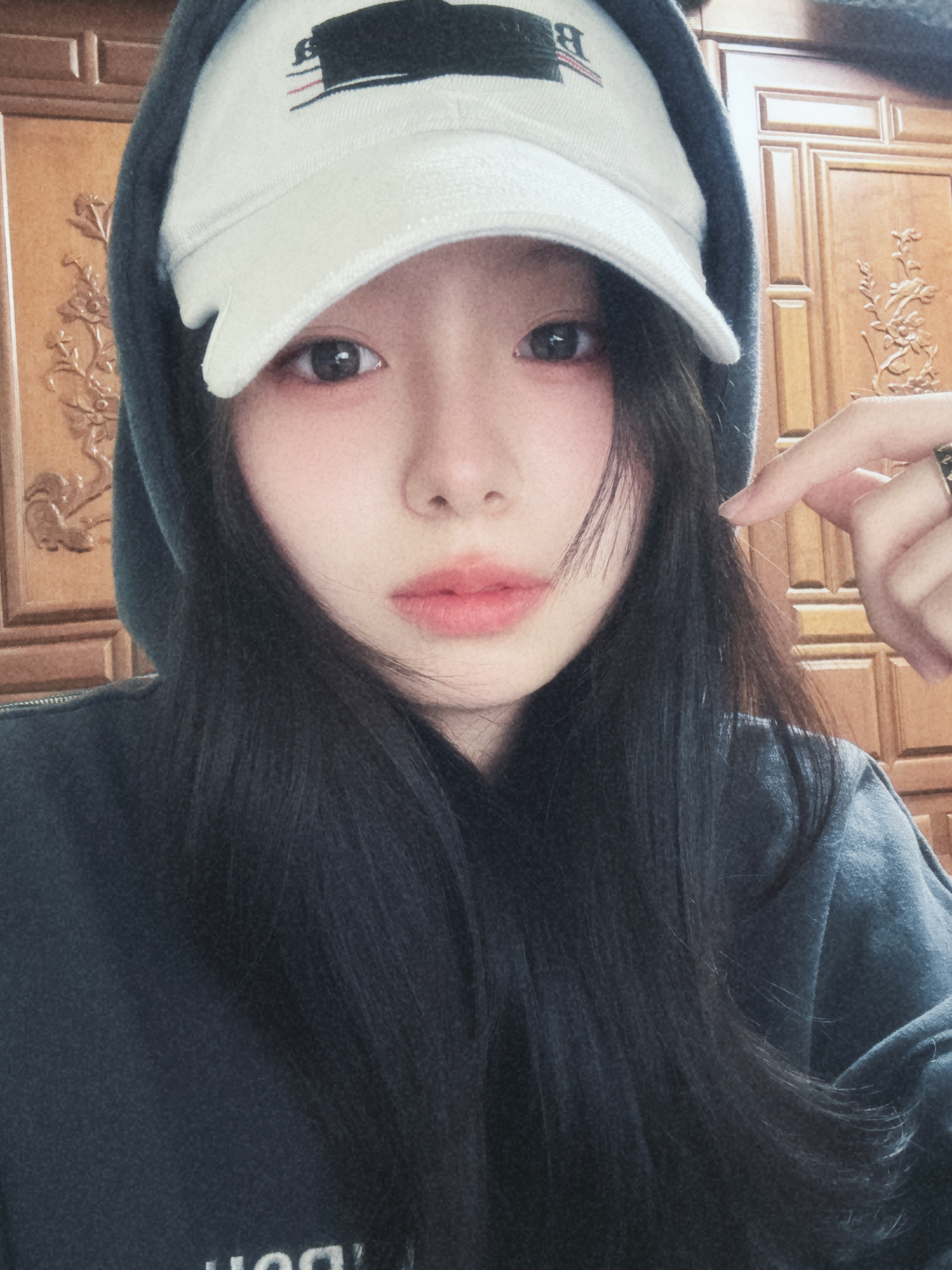 Balenciaga Gaffer Cap Black 착용 스타일 - 2