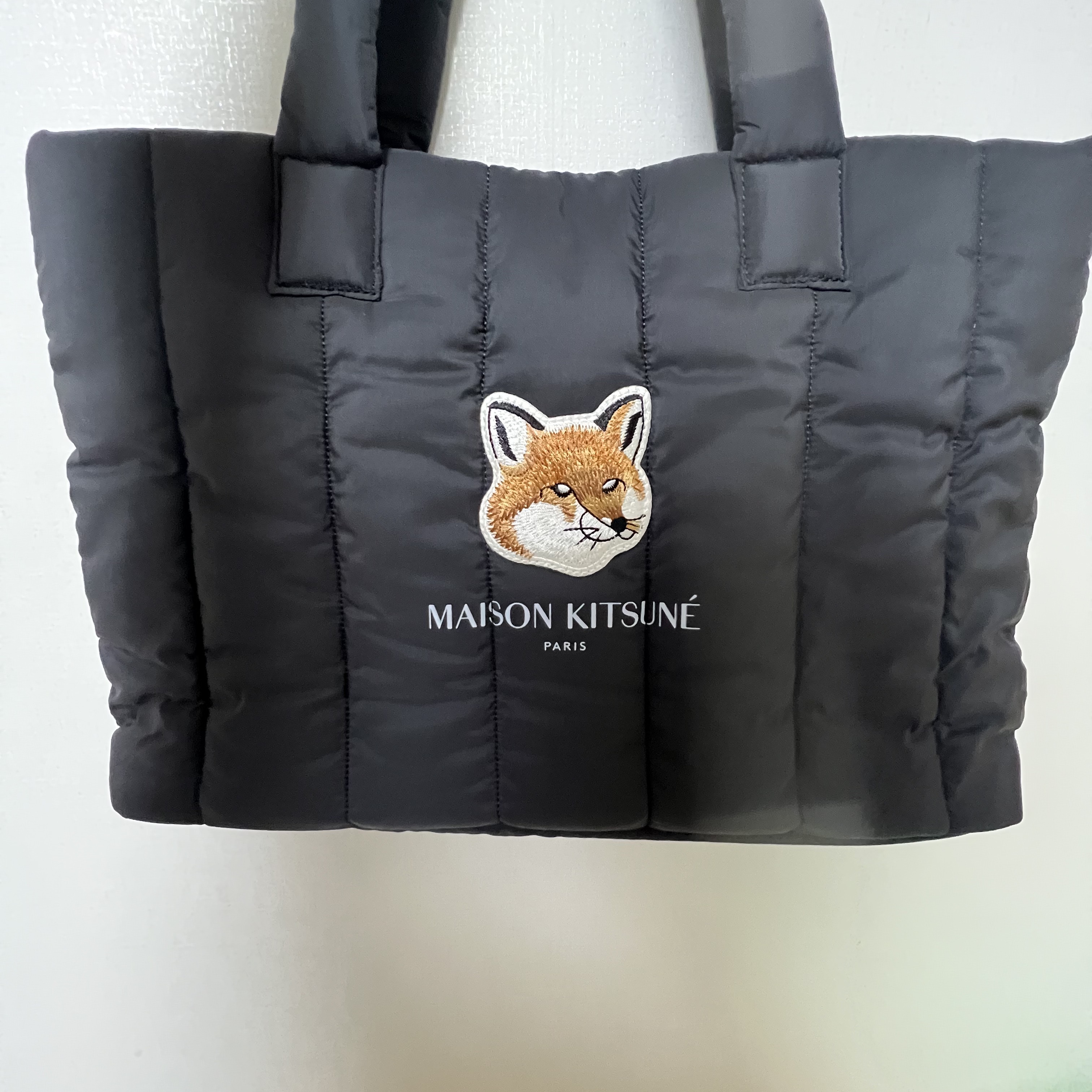 Maison Kitsune x Laneige Padded Bag Navy 착용 스타일