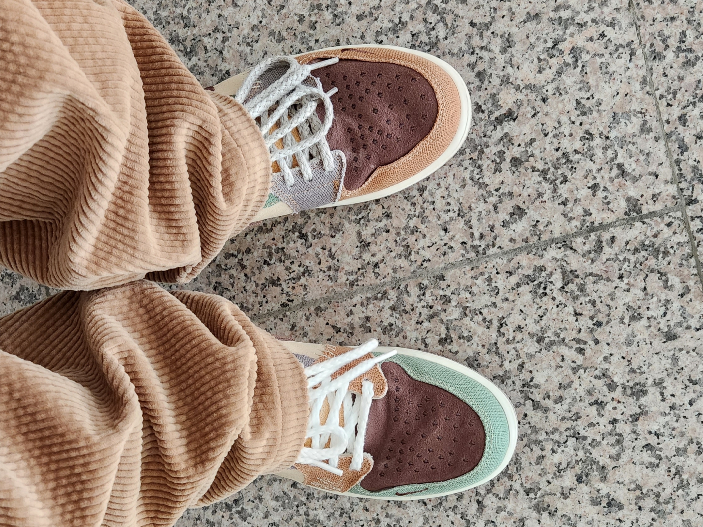 Jordan 1 x Zion Williamson Retro Low OG Flax and Oil Green 착용 스타일
