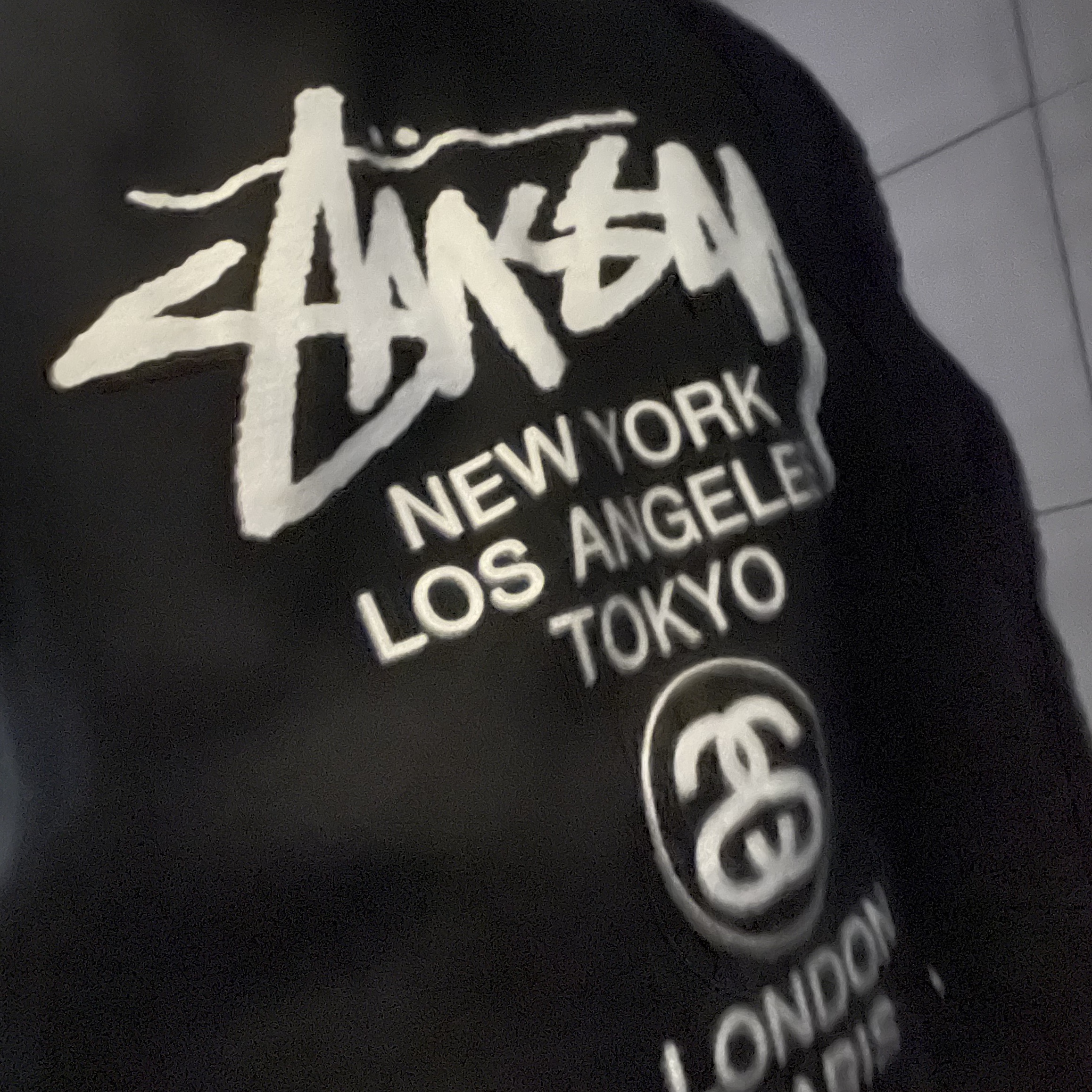 Stussy World Tour Crew Black 2021 착용 스타일