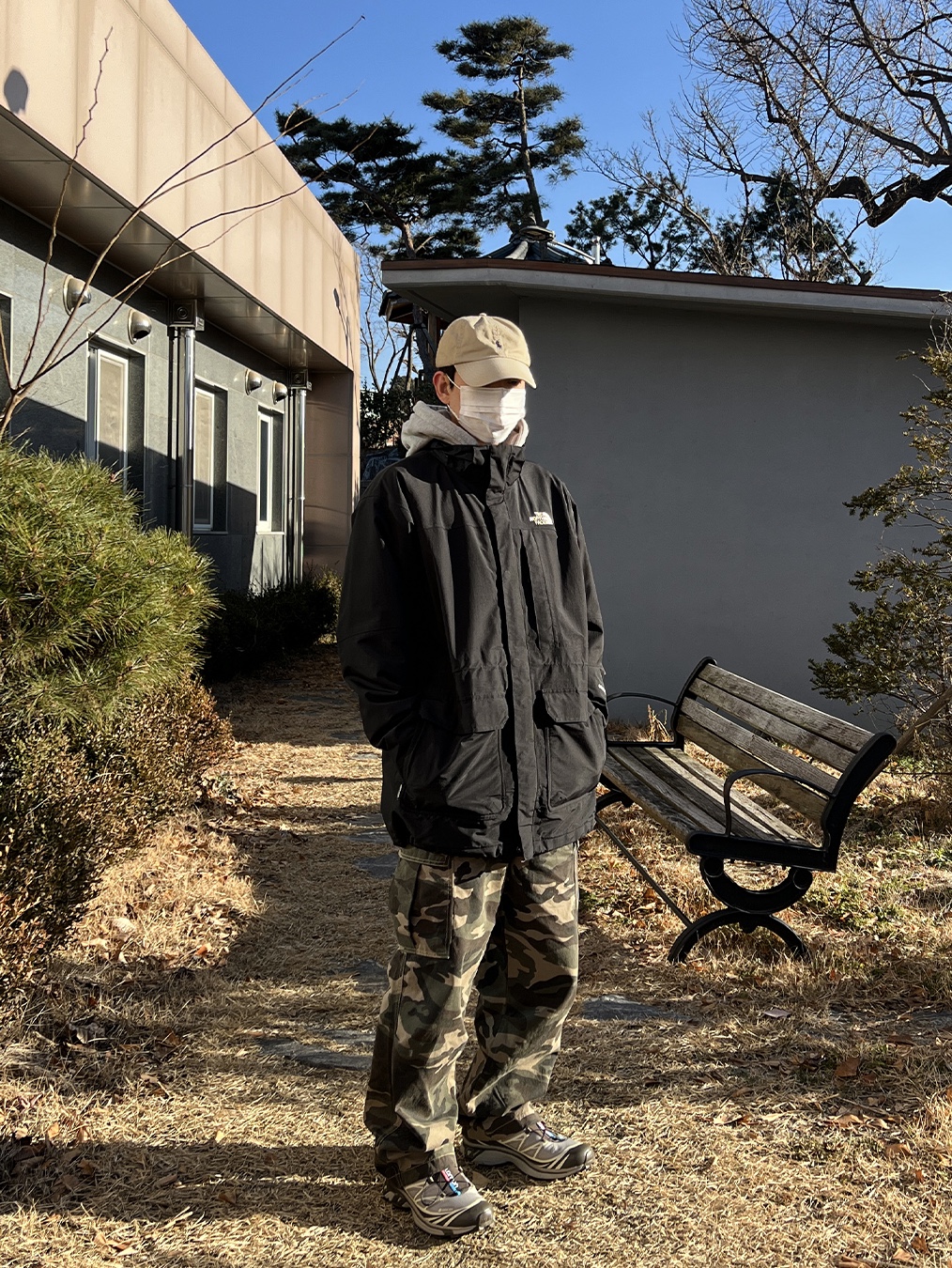 Salomon XT-6 Gore-Tex Vintage Khaki 착용 스타일 - 3