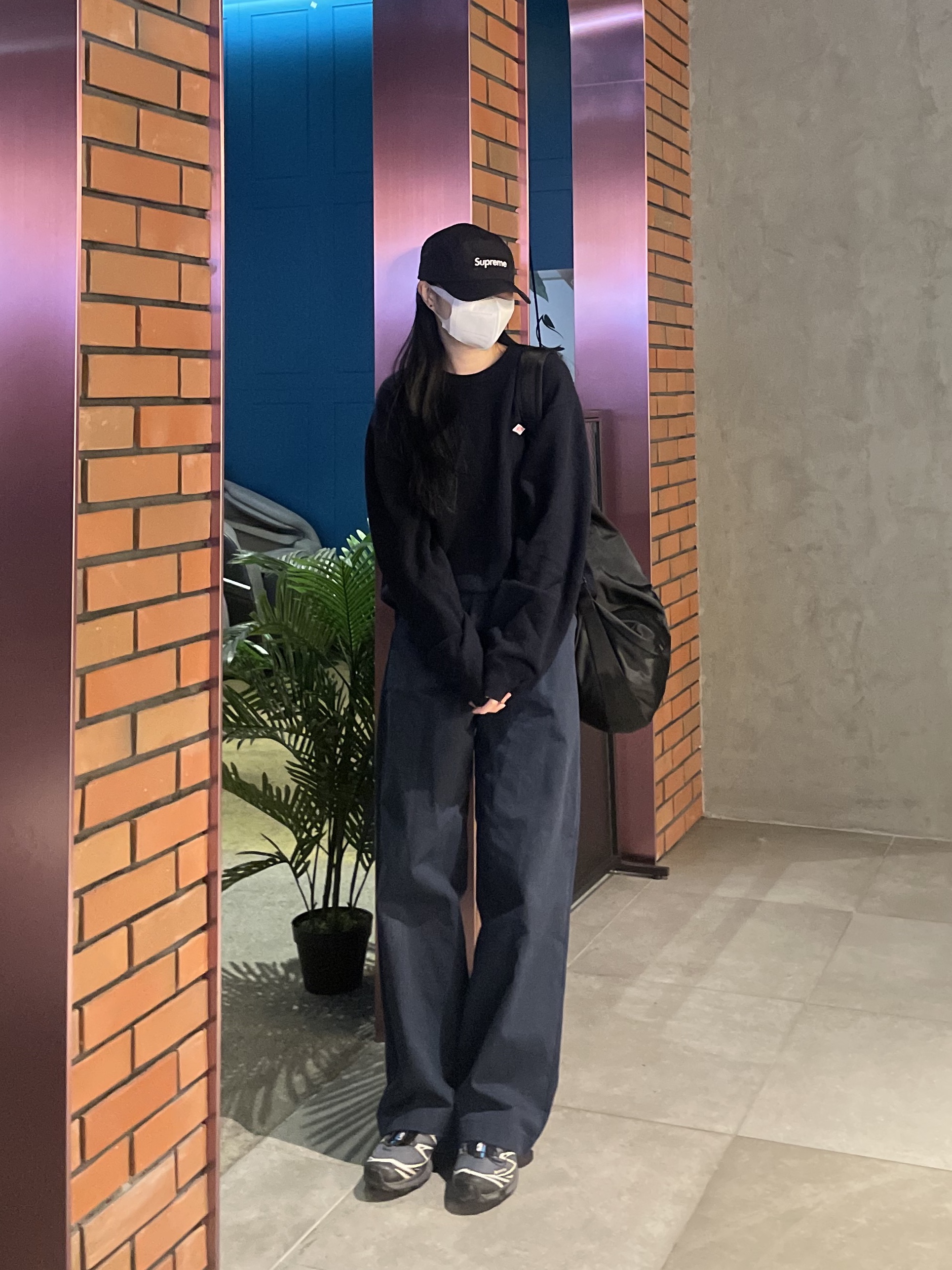 Salomon XT-6 Gore-Tex Black Ebony, Supreme Gore-Tex Camp Cap Black - 22FW 착용 스타일 - 1