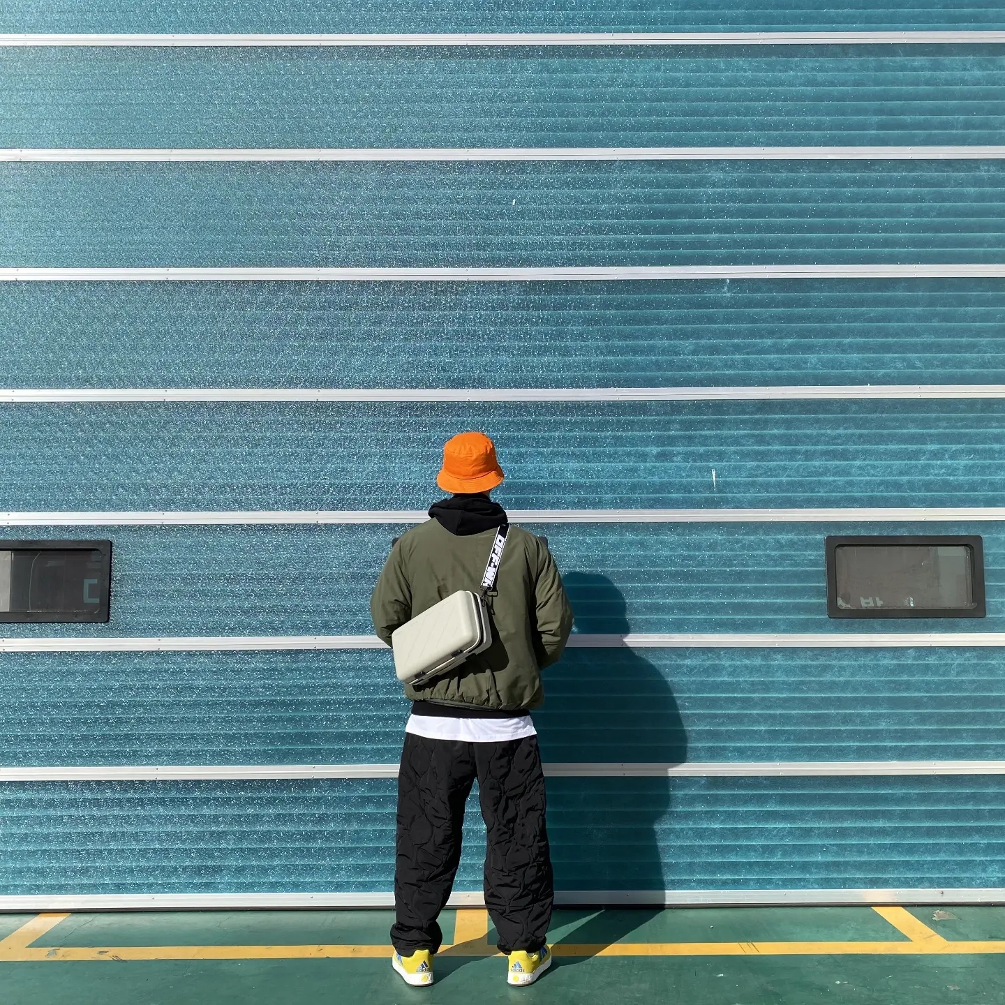 Adidas Adimatic Bright Yellow Blue, Off-White x Amore Pacific Protection Box (Without Cosmetics) 착용 스타일 - 3